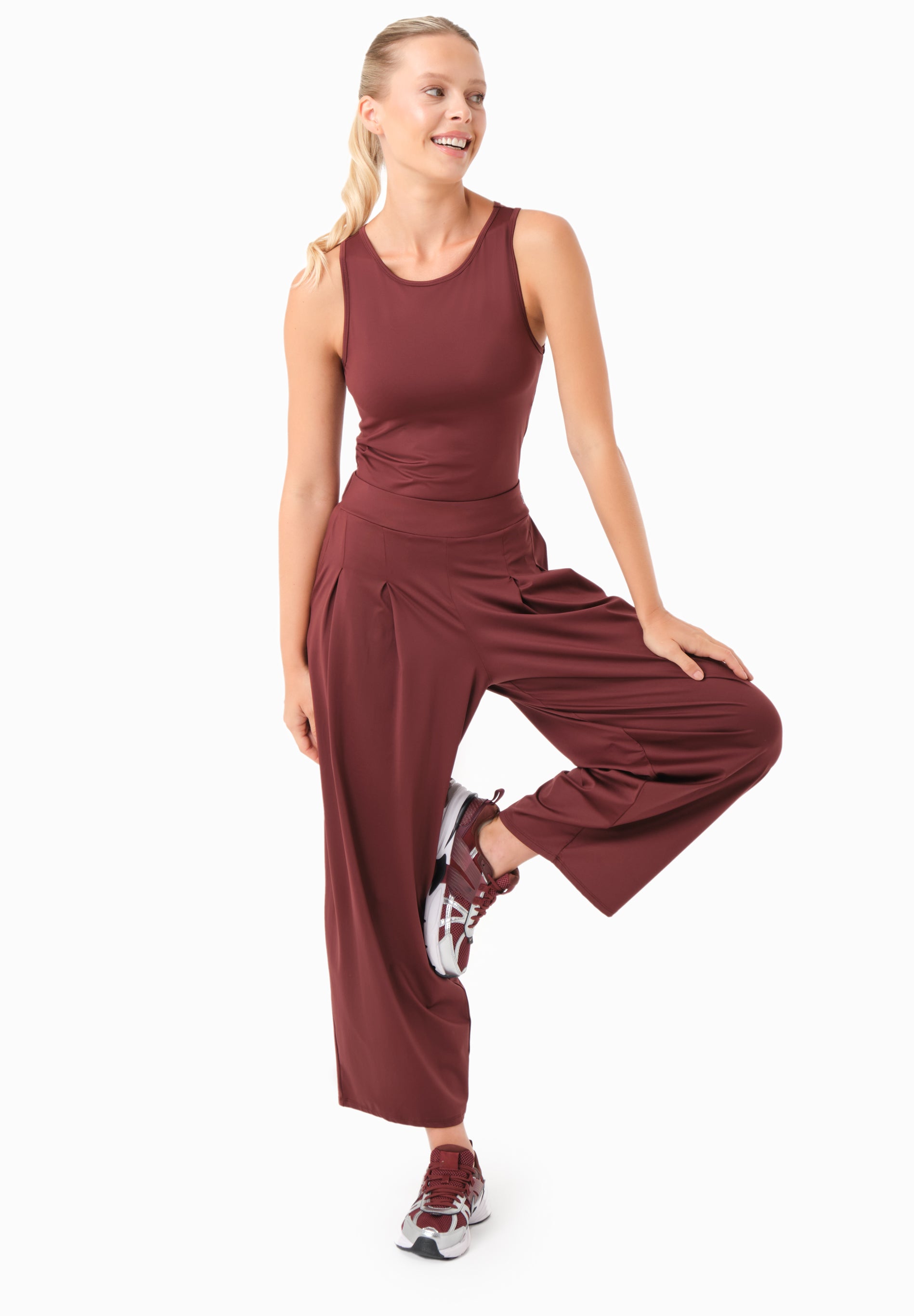PEENY | Weit geschnittene Hose aus recyceltem Polyamid