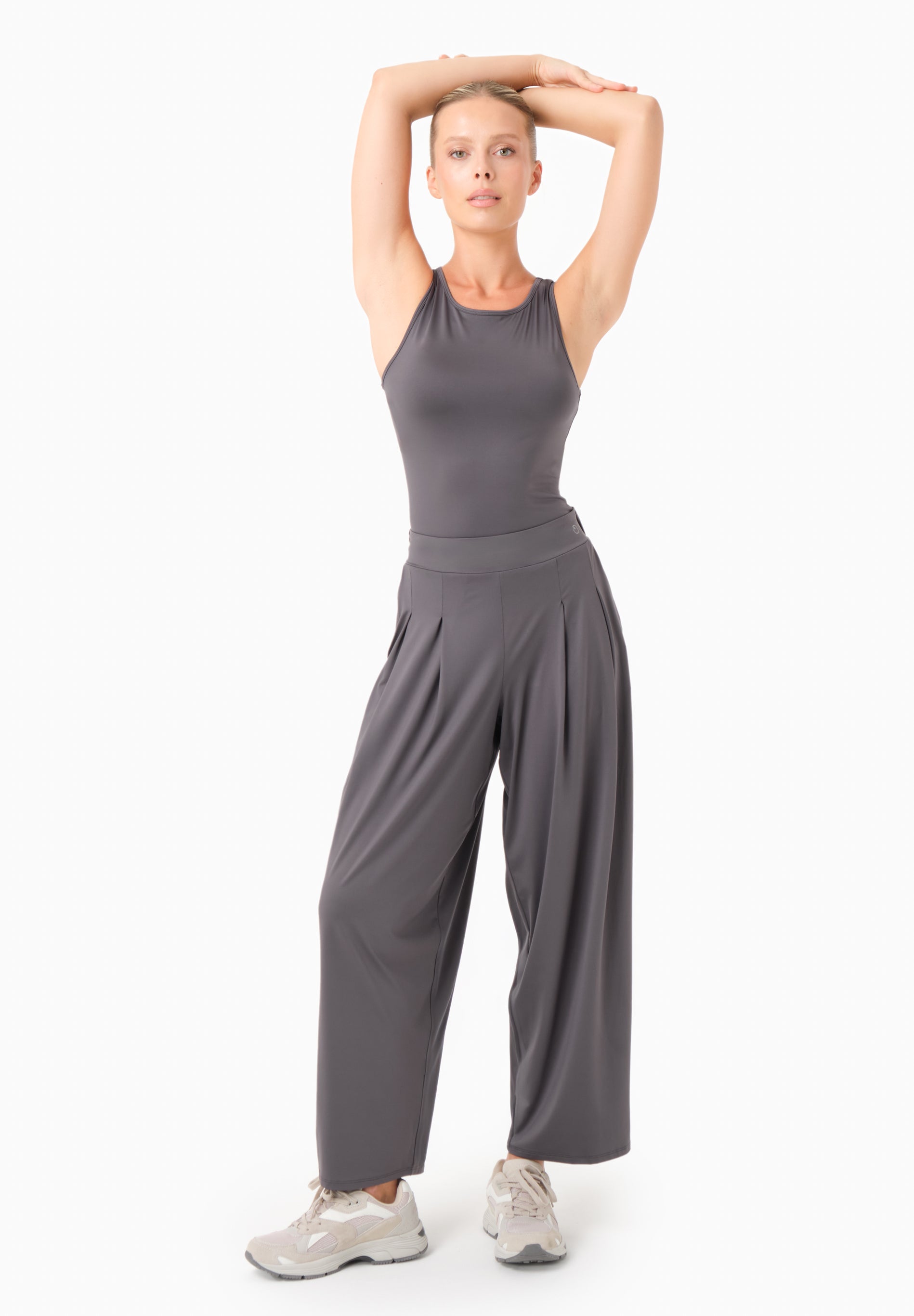 PEENY | Weit geschnittene Hose aus recyceltem Polyamid