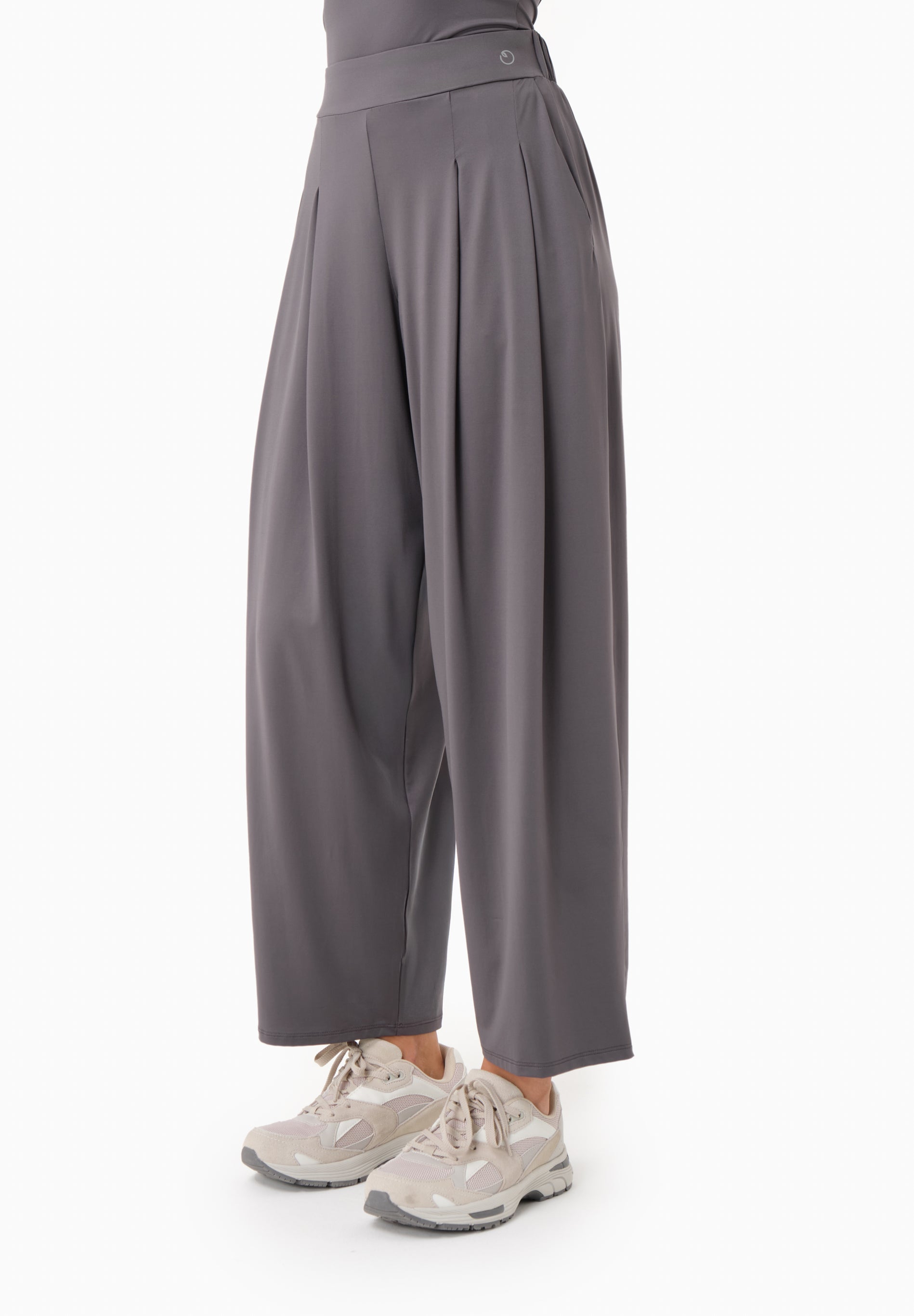 PEENY | Weit geschnittene Hose aus recyceltem Polyamid