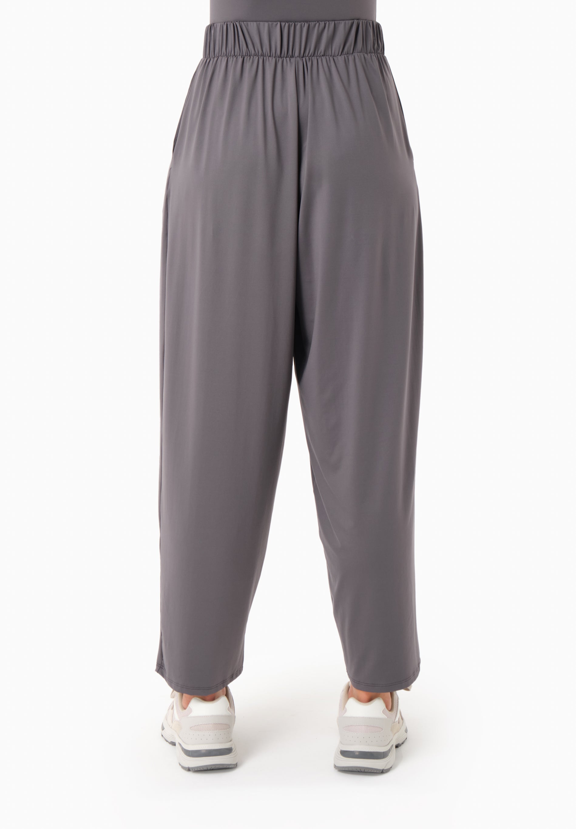 PEENY | Weit geschnittene Hose aus recyceltem Polyamid