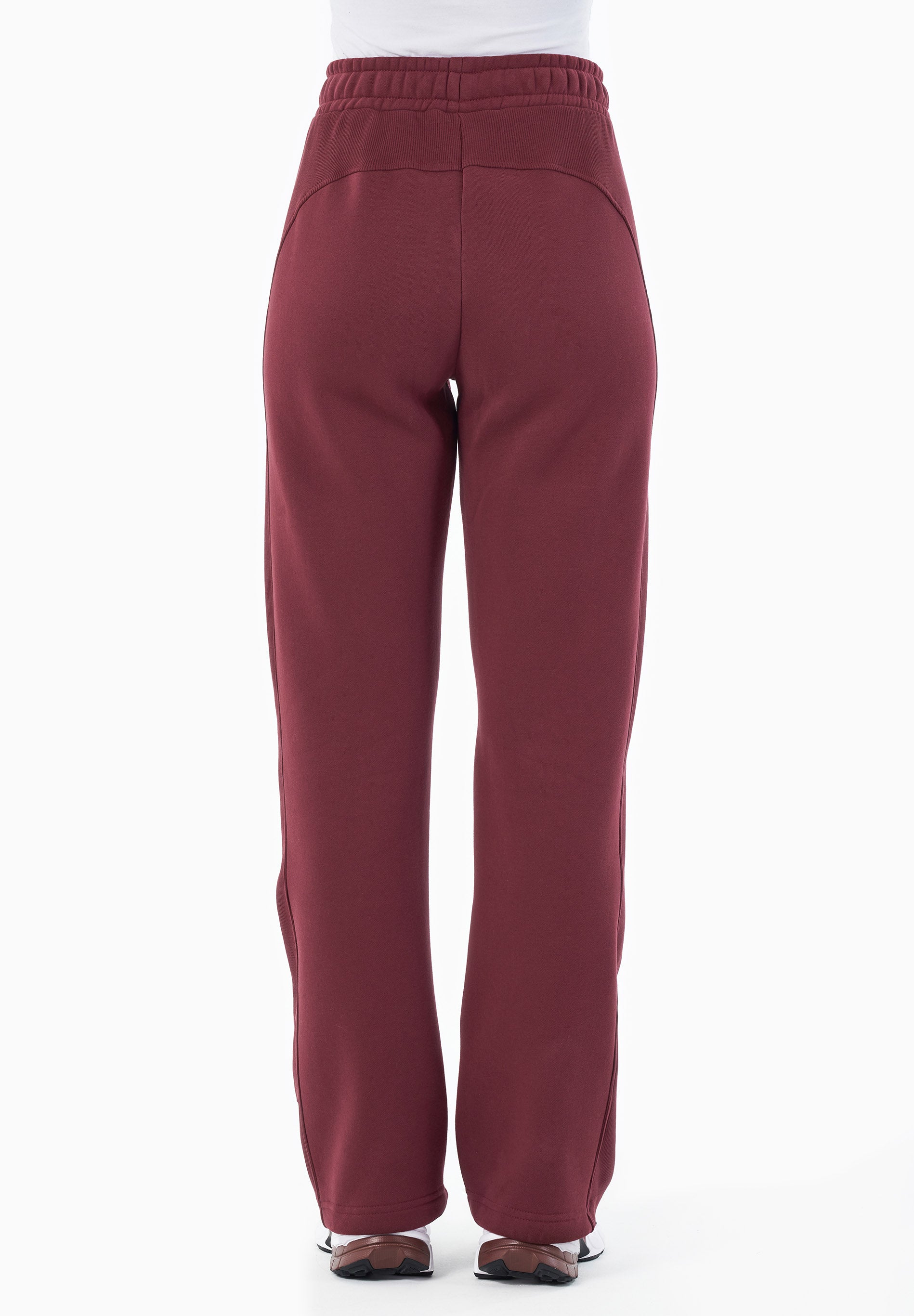 POLLY | Essentials Travel Sweathose aus Bio-Baumwolle & Recyceltem Polyester