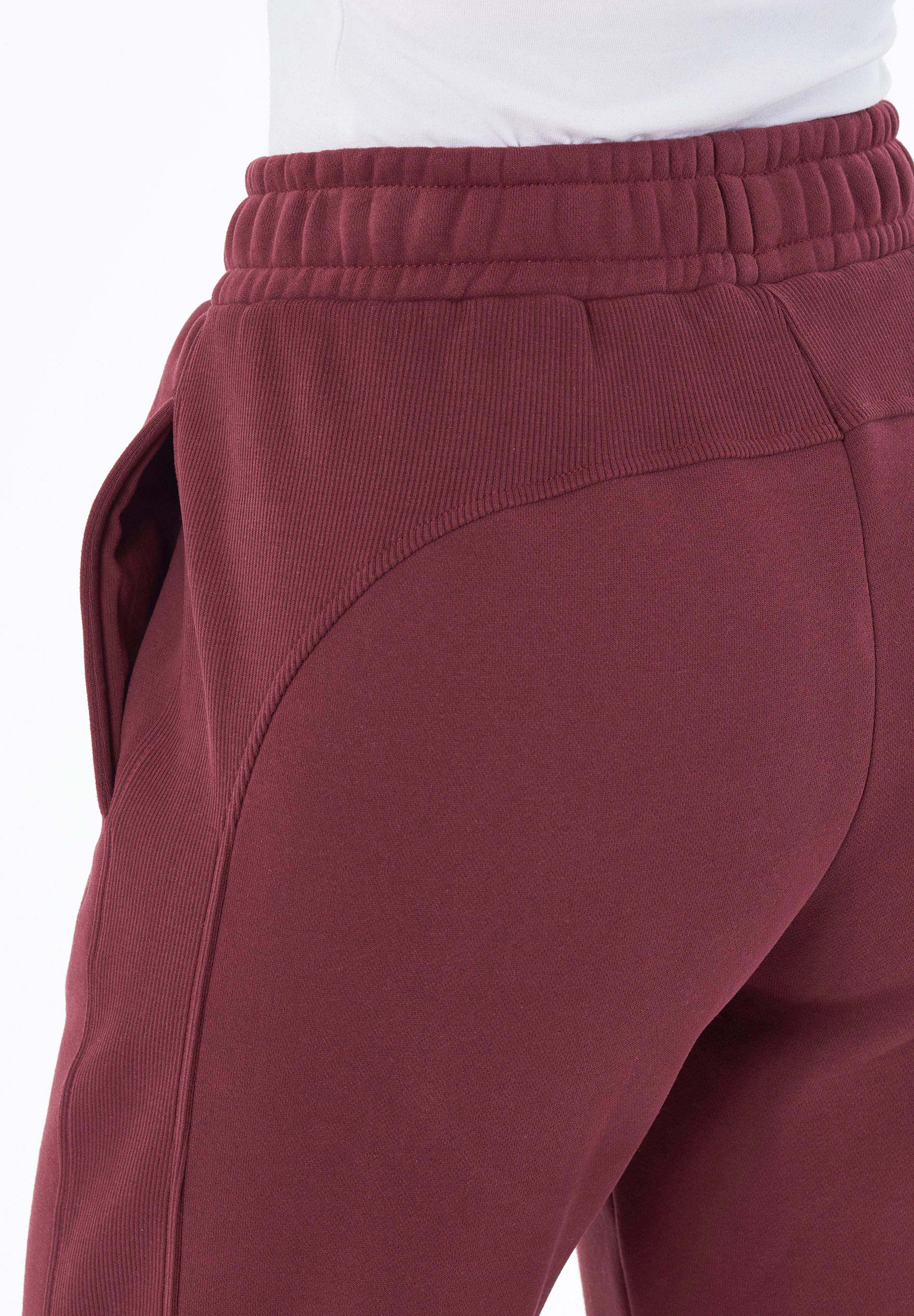 POLLY | Essentials Travel Sweathose aus Bio-Baumwolle & Recyceltem Polyester