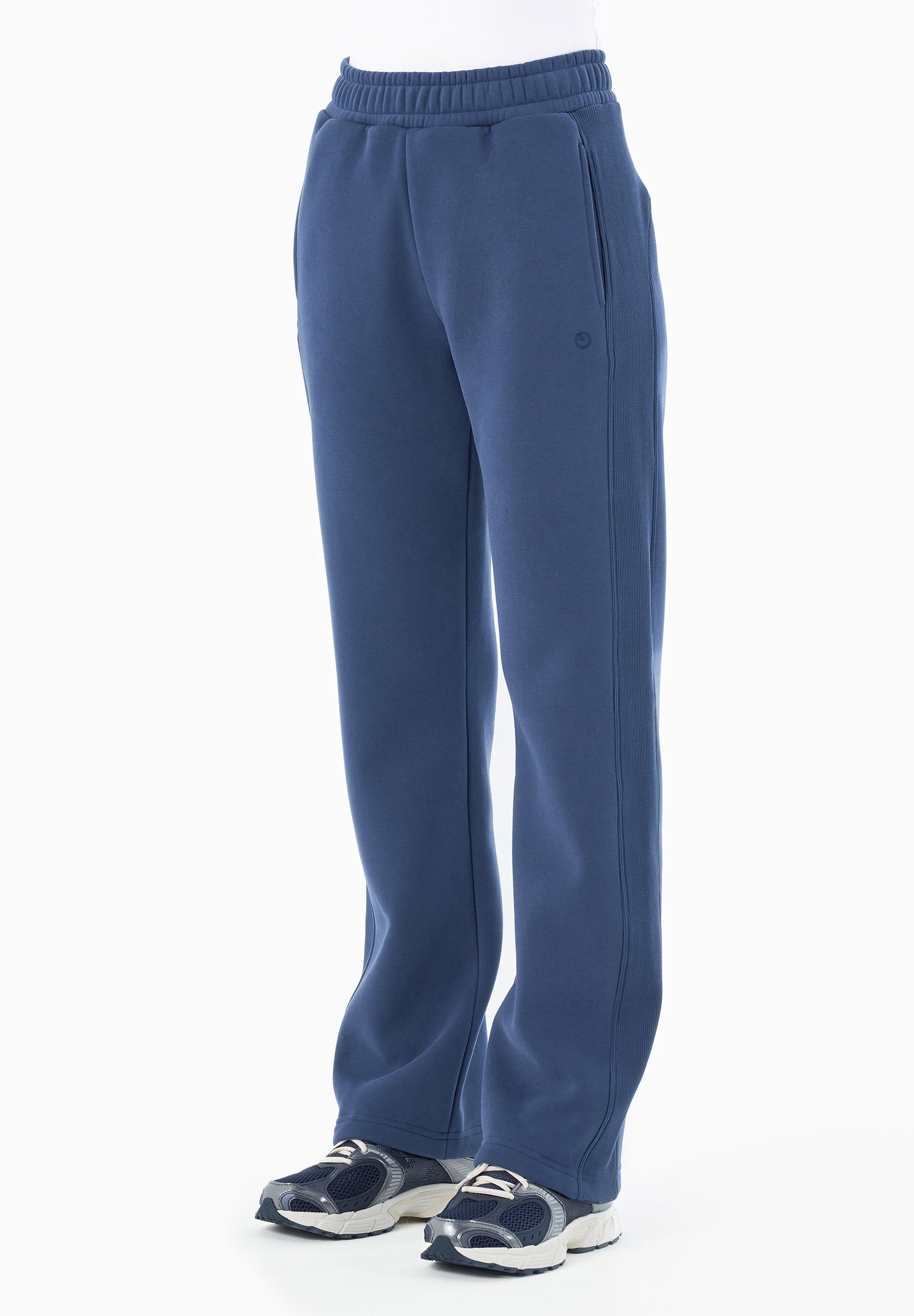 POLLY | Essentials Travel Sweathose aus Bio-Baumwolle & Recyceltem Polyester