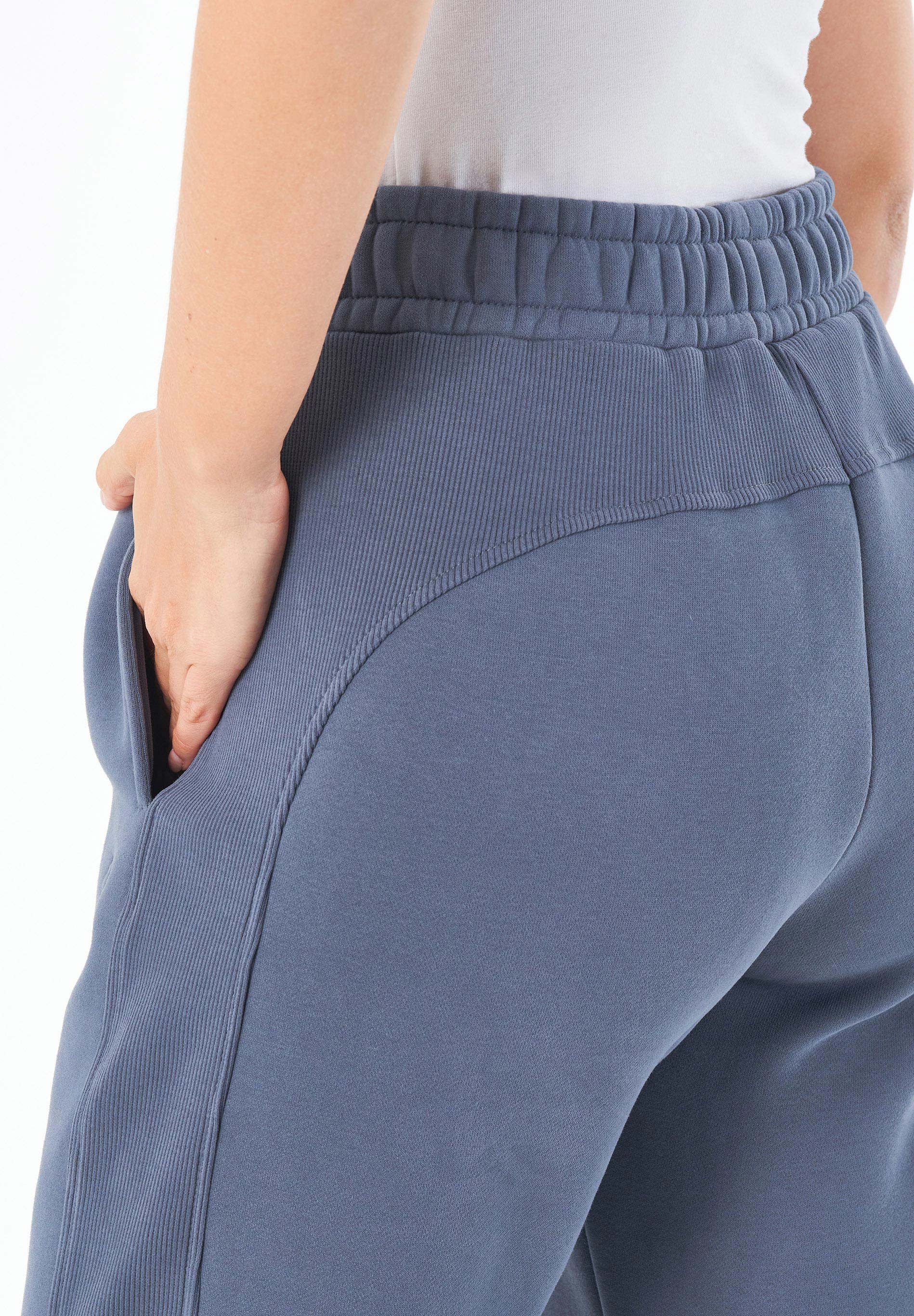 POLLY | Essentials Travel Sweathose aus Bio-Baumwolle & Recyceltem Polyester