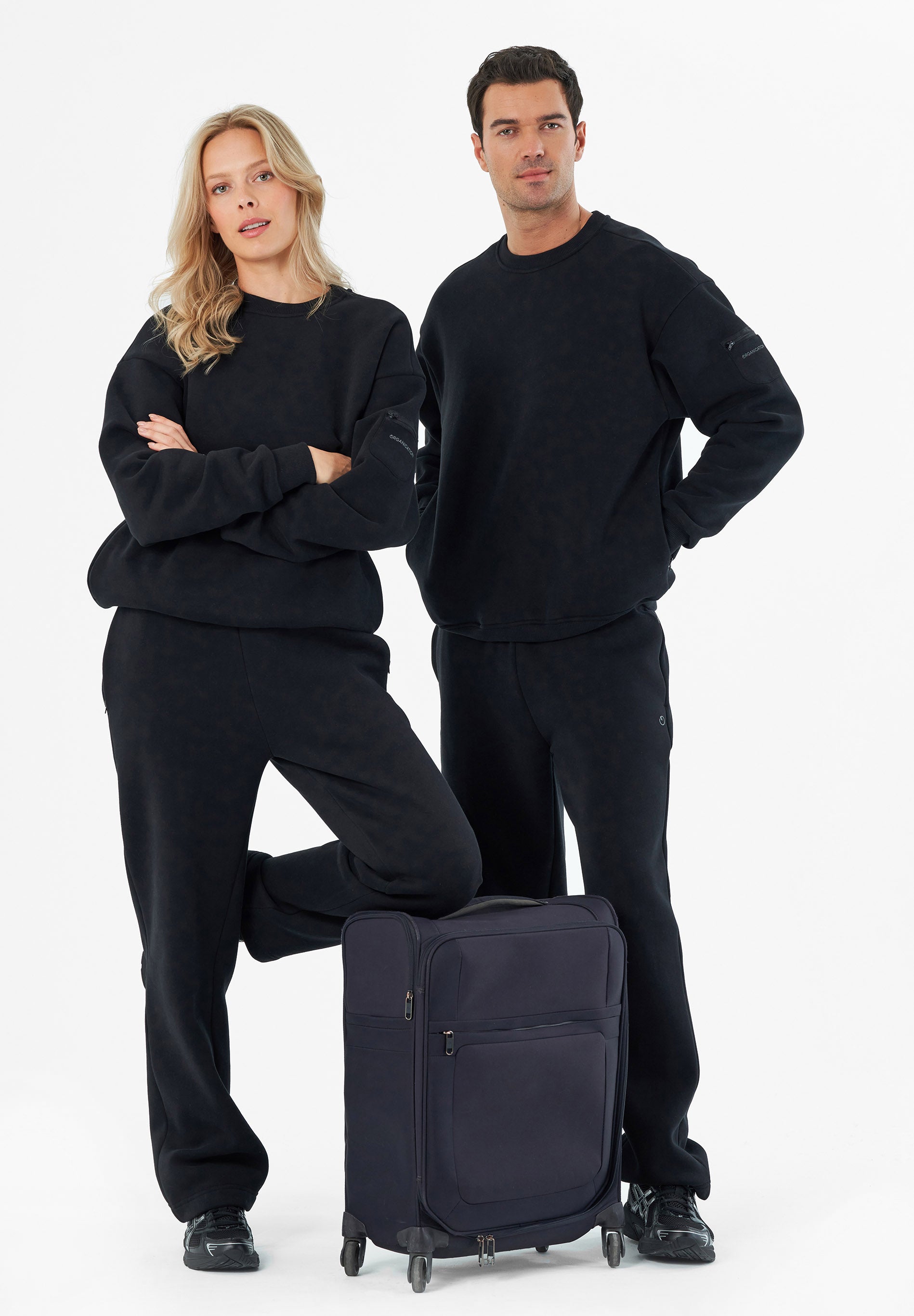 SAYLORR | Essentials Travel Unisex Sweatshirt aus Bio-Baumwolle und recyceltem Polyester
