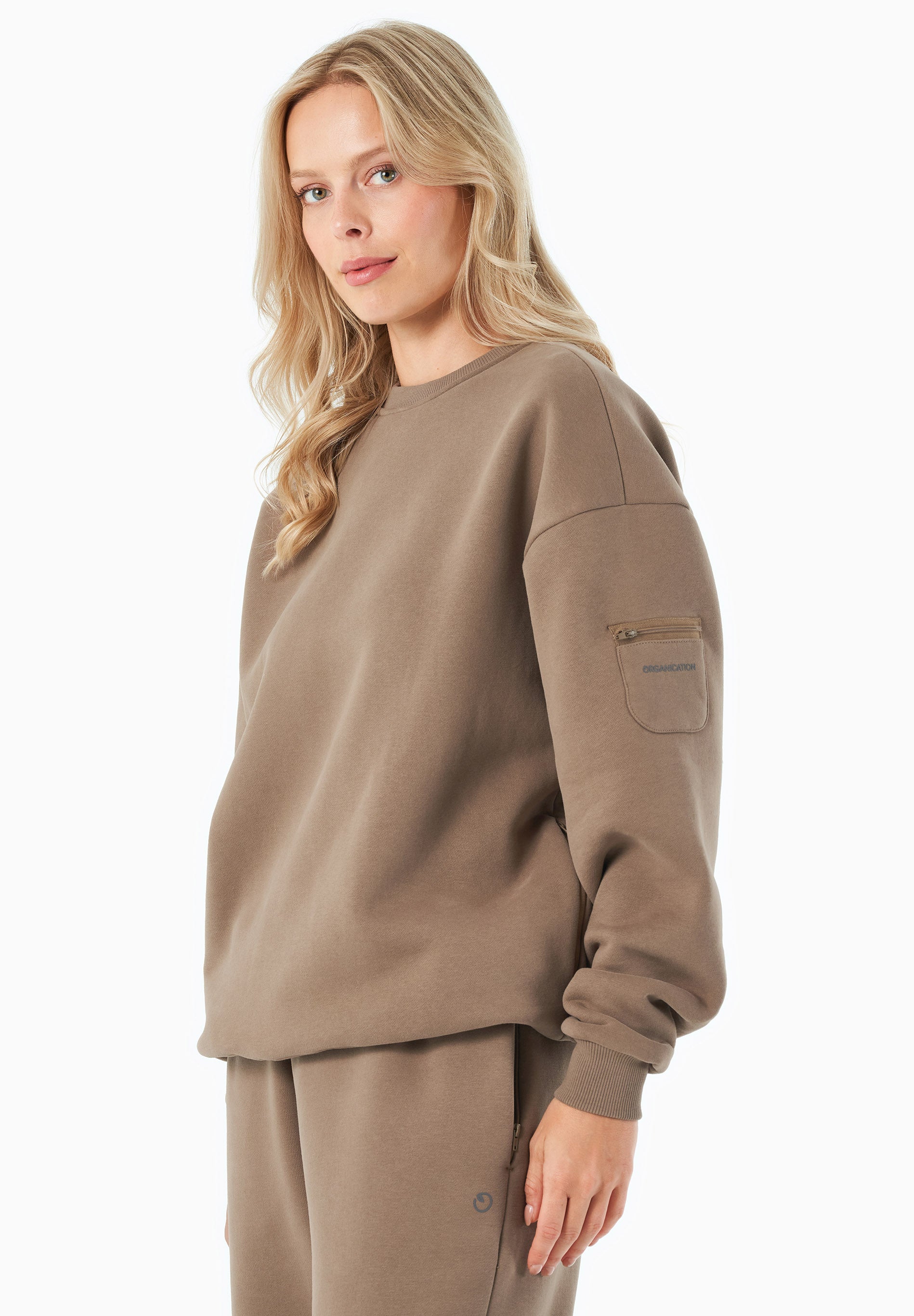 SAYLORR | Essentials Travel Unisex Sweatshirt aus Bio-Baumwolle und recyceltem Polyester