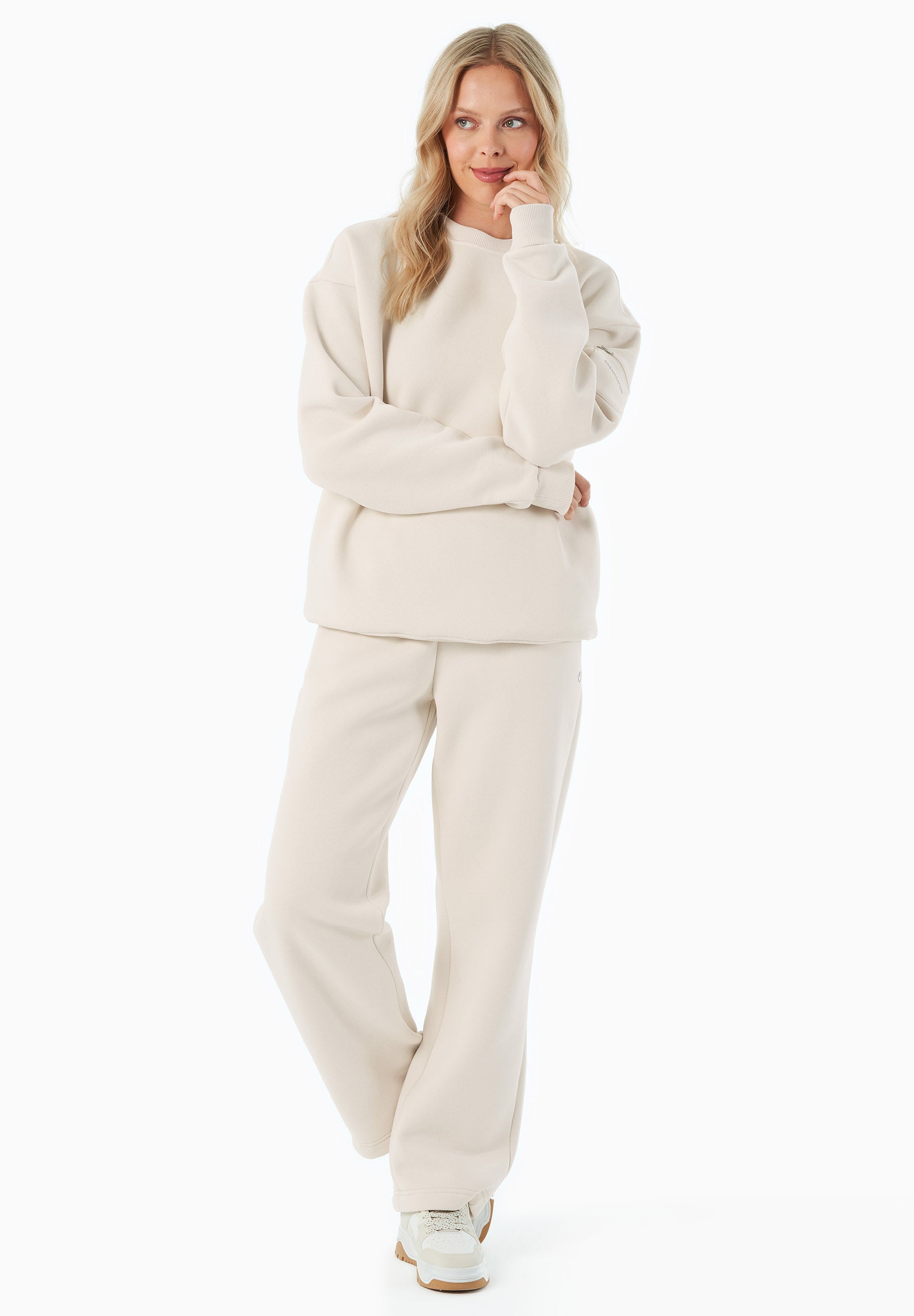 SAYLORR | Essentials Travel Unisex Sweatshirt aus Bio-Baumwolle und recyceltem Polyester