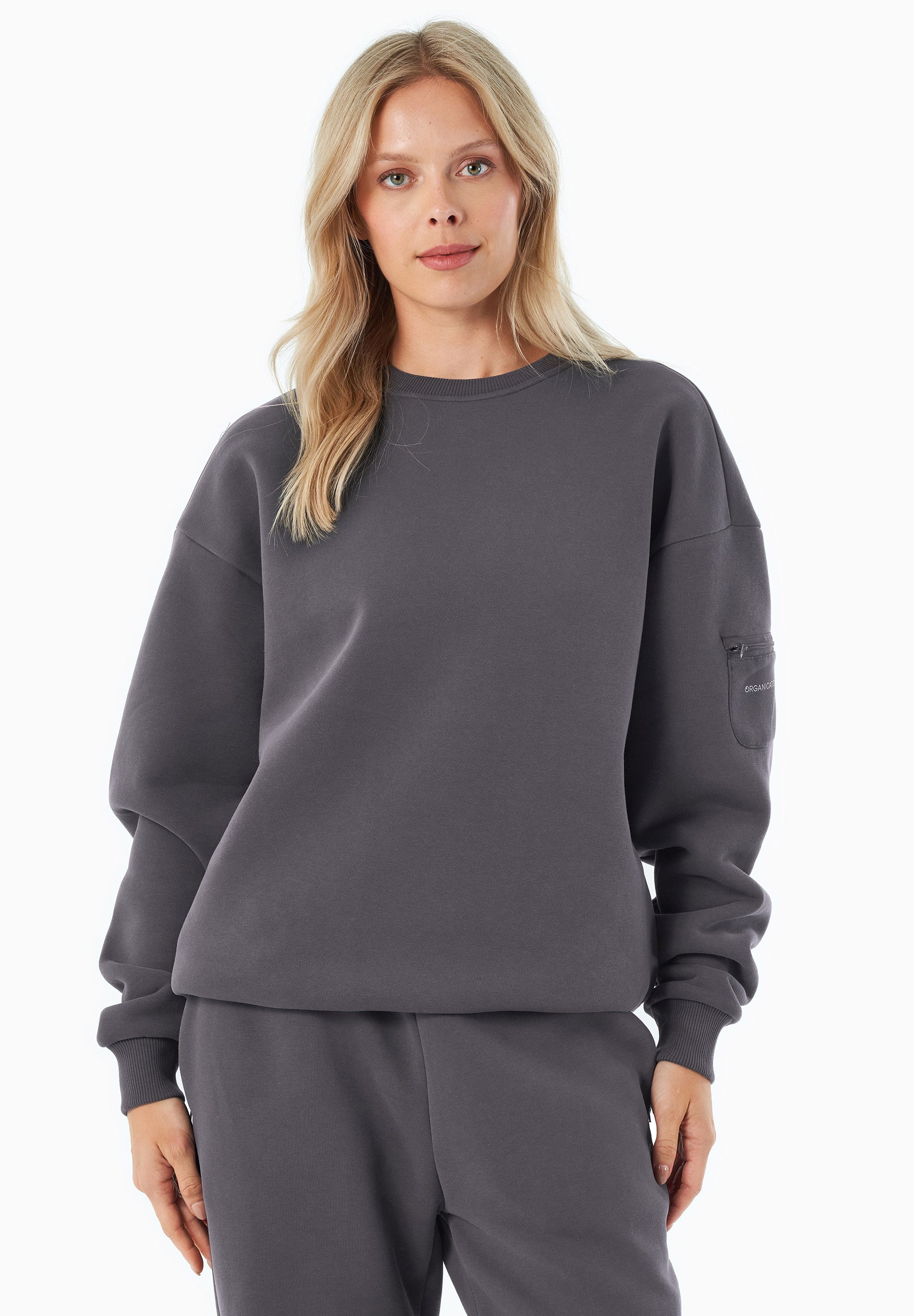 SAYLORR | Essentials Travel Unisex Sweatshirt aus Bio-Baumwolle und recyceltem Polyester