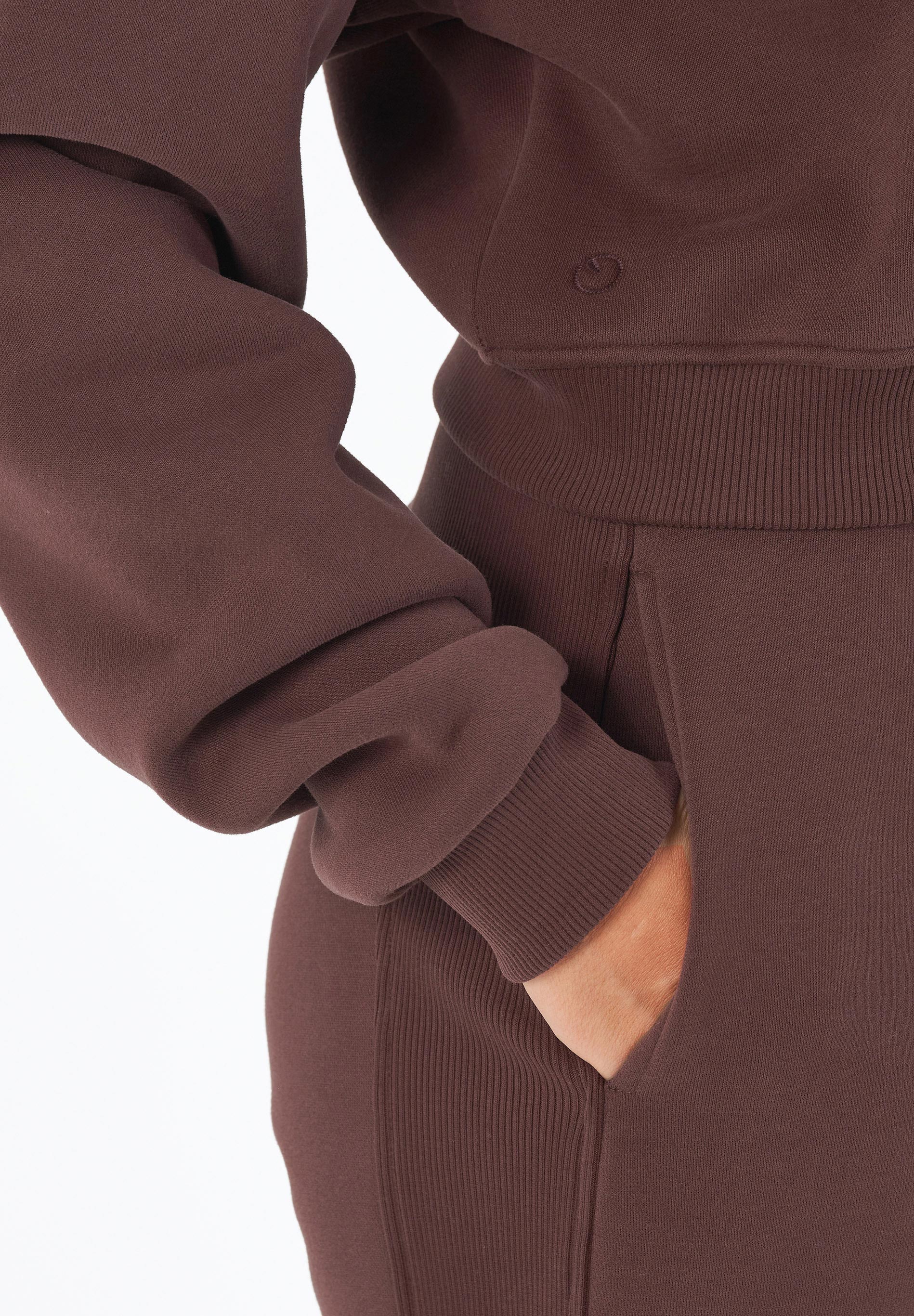 SILLIVIA | Essentials Travel Crop-Sweatshirt aus Bio-Baumwolle und recyceltem Polyester