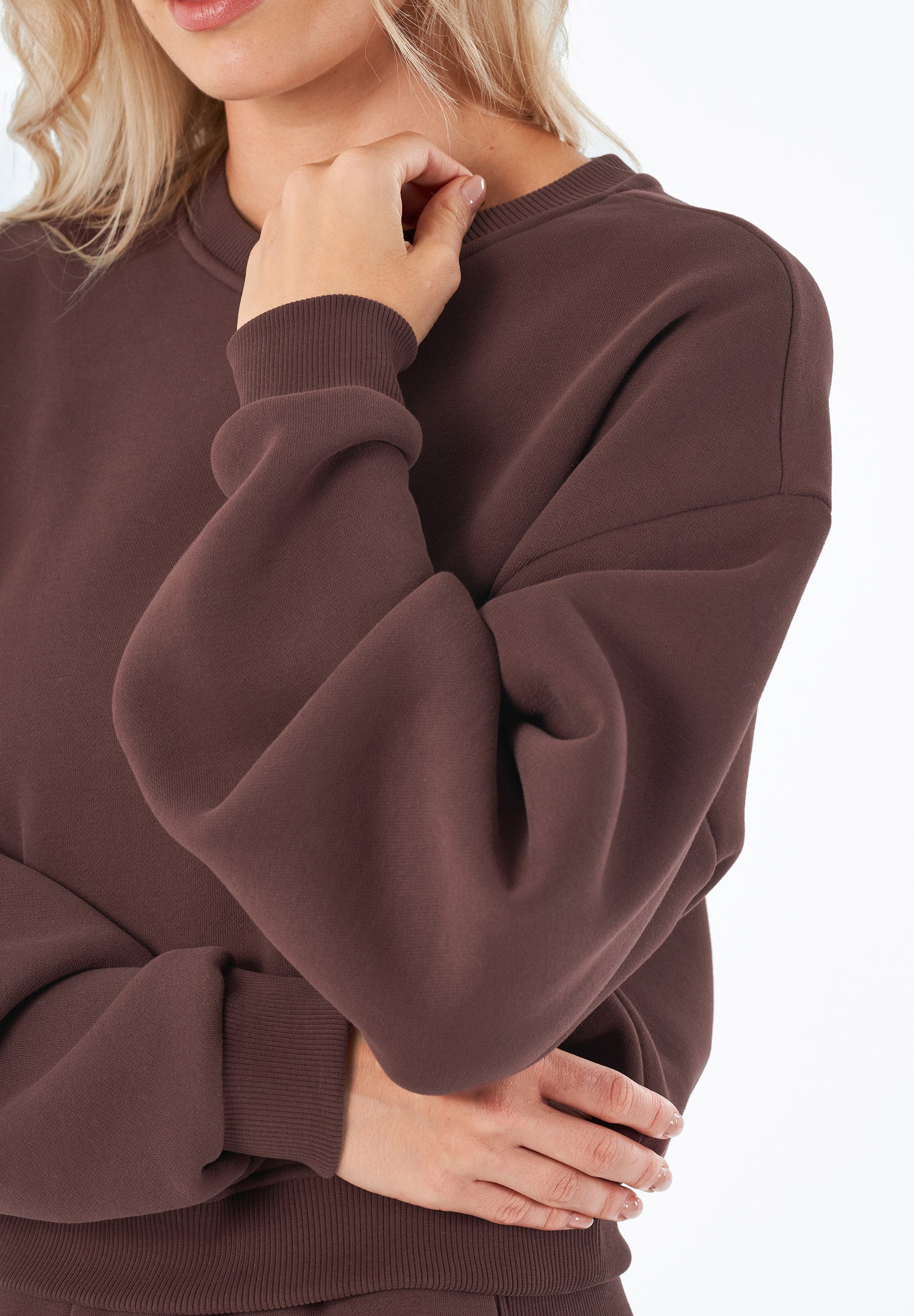 SILLIVIA | Essentials Travel Crop-Sweatshirt aus Bio-Baumwolle und recyceltem Polyester