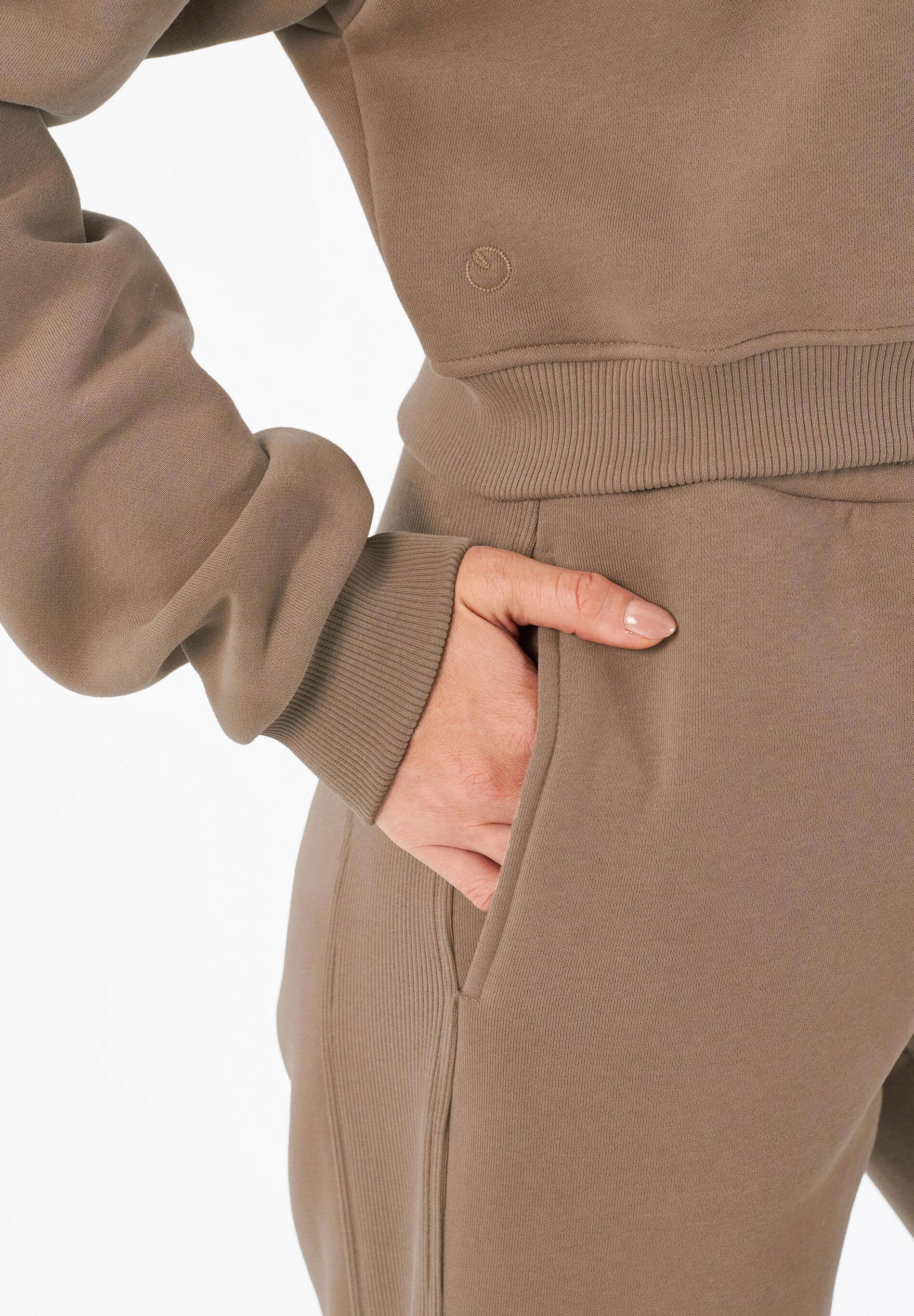 SILLIVIA | Essentials Crop-Sweatshirt aus Bio-Baumwolle und recyceltem Polyester