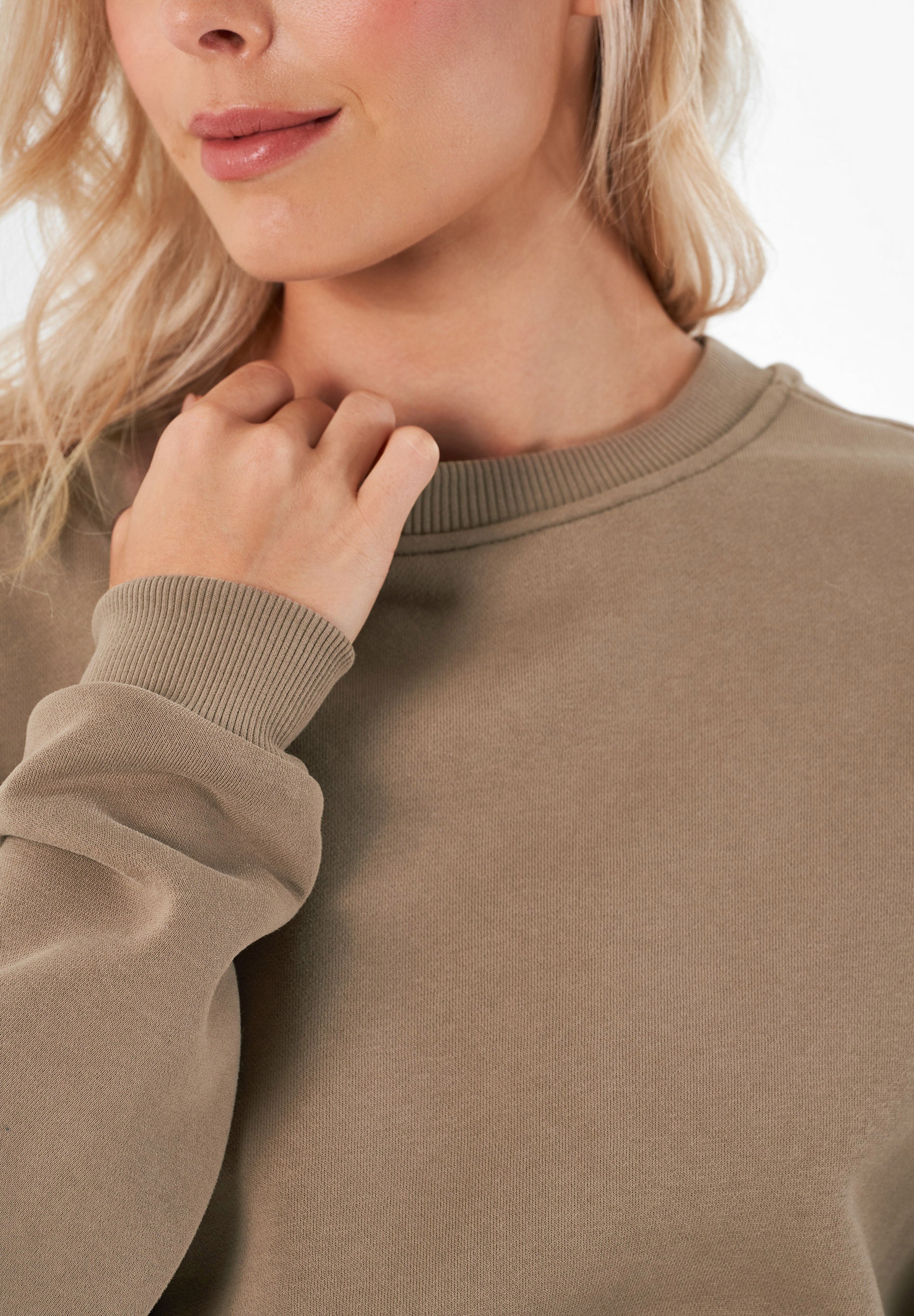 SILLIVIA | Essentials Crop-Sweatshirt aus Bio-Baumwolle und recyceltem Polyester
