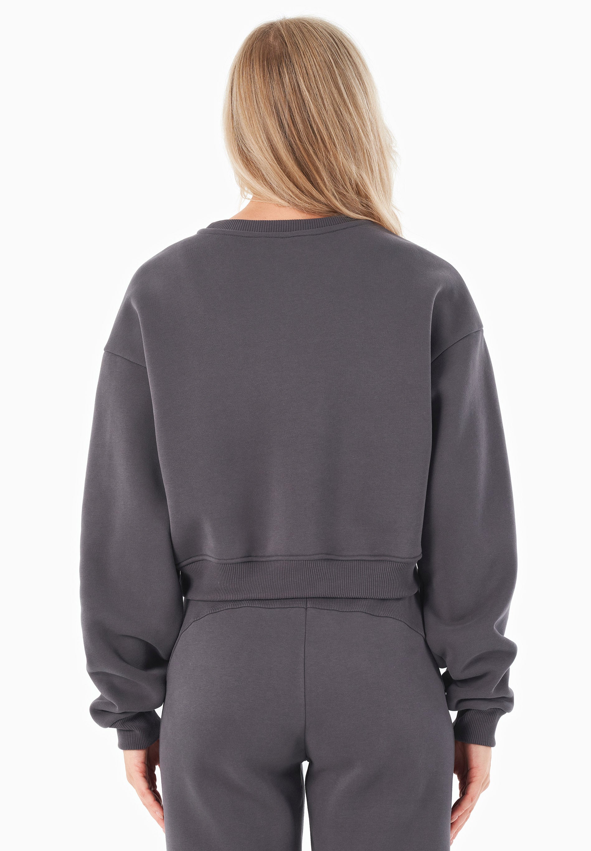 SILLIVIA | Essentials Travel Crop-Sweatshirt aus Bio-Baumwolle und recyceltem Polyester