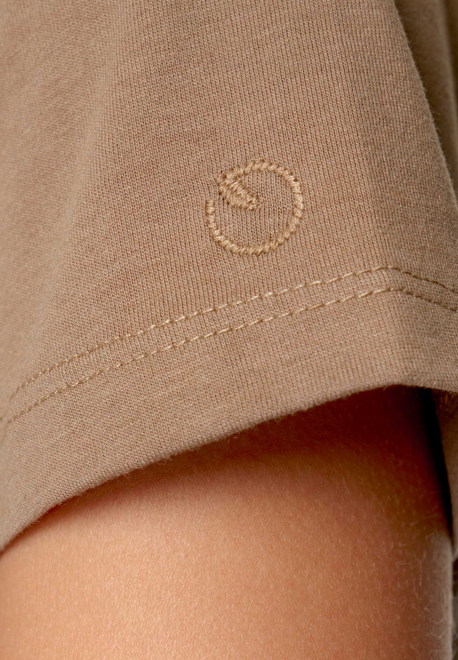 TAMARRA | T-Shirt aus TENCEL™ Modal und Bio-Baumwolle mit V-Ausschnitt
