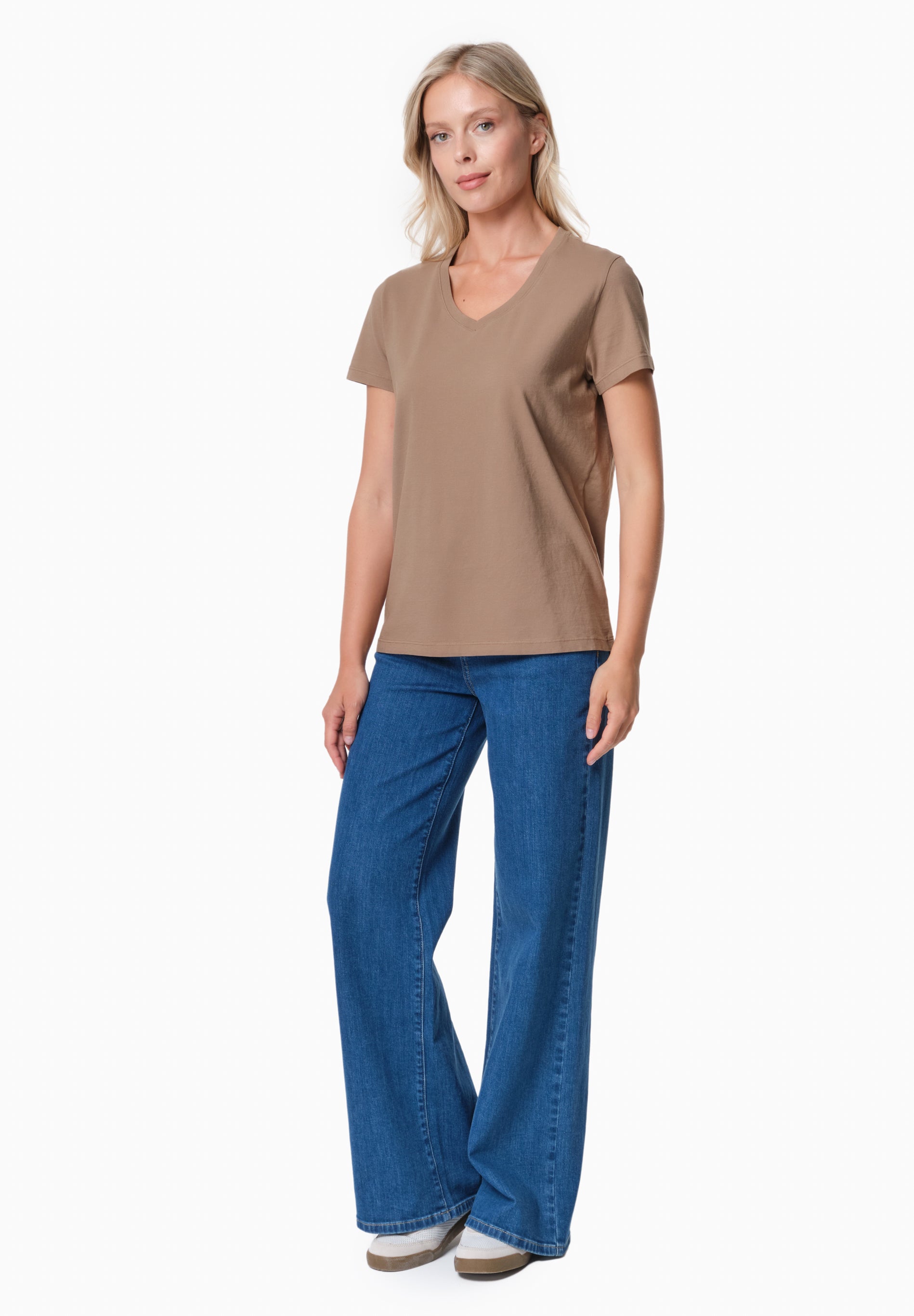 TESSA | Basic T-Shirt aus Bio-Baumwolle mit V-Ausschnitt