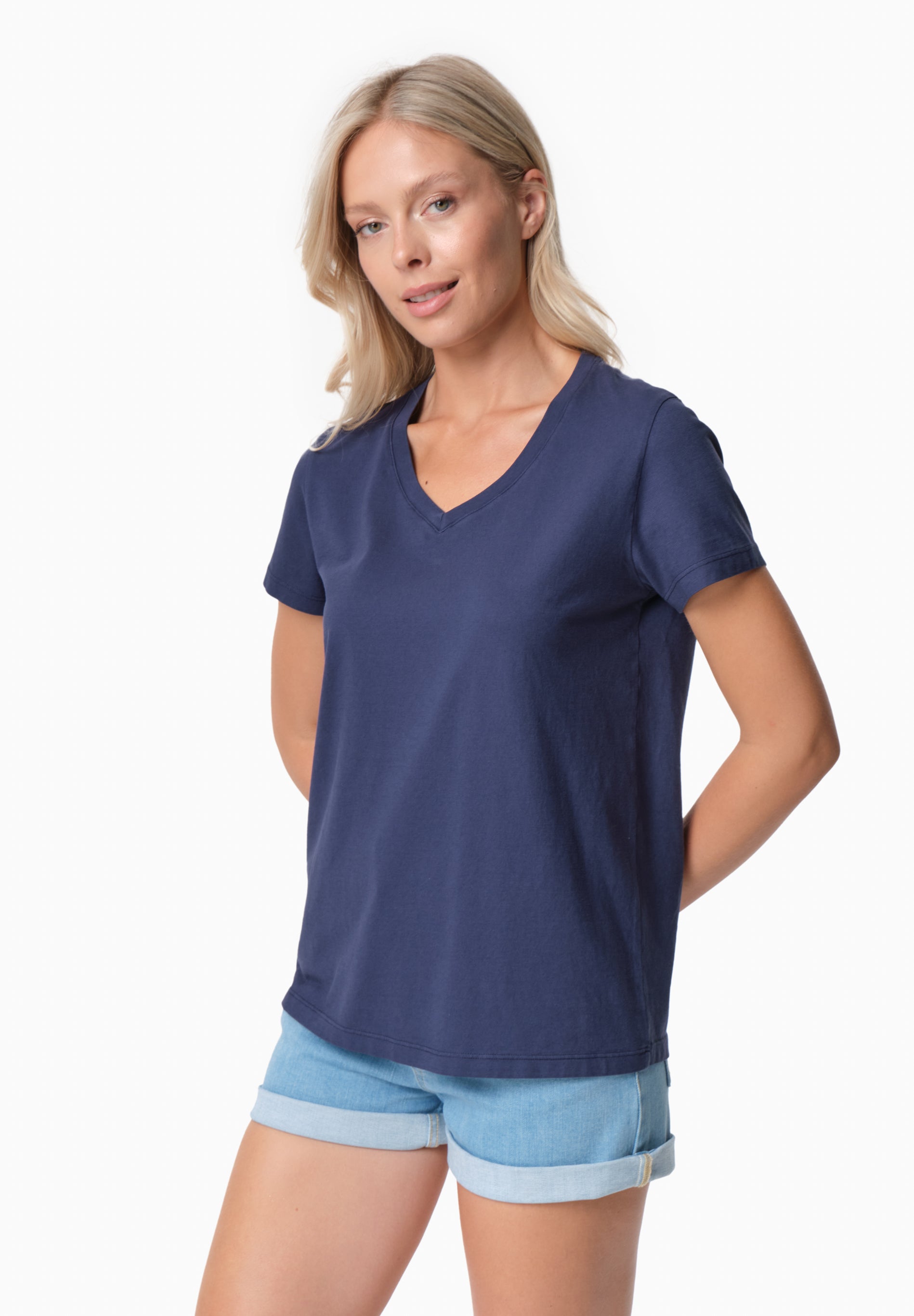 TESSA | Basic T-Shirt aus Bio-Baumwolle mit V-Ausschnitt