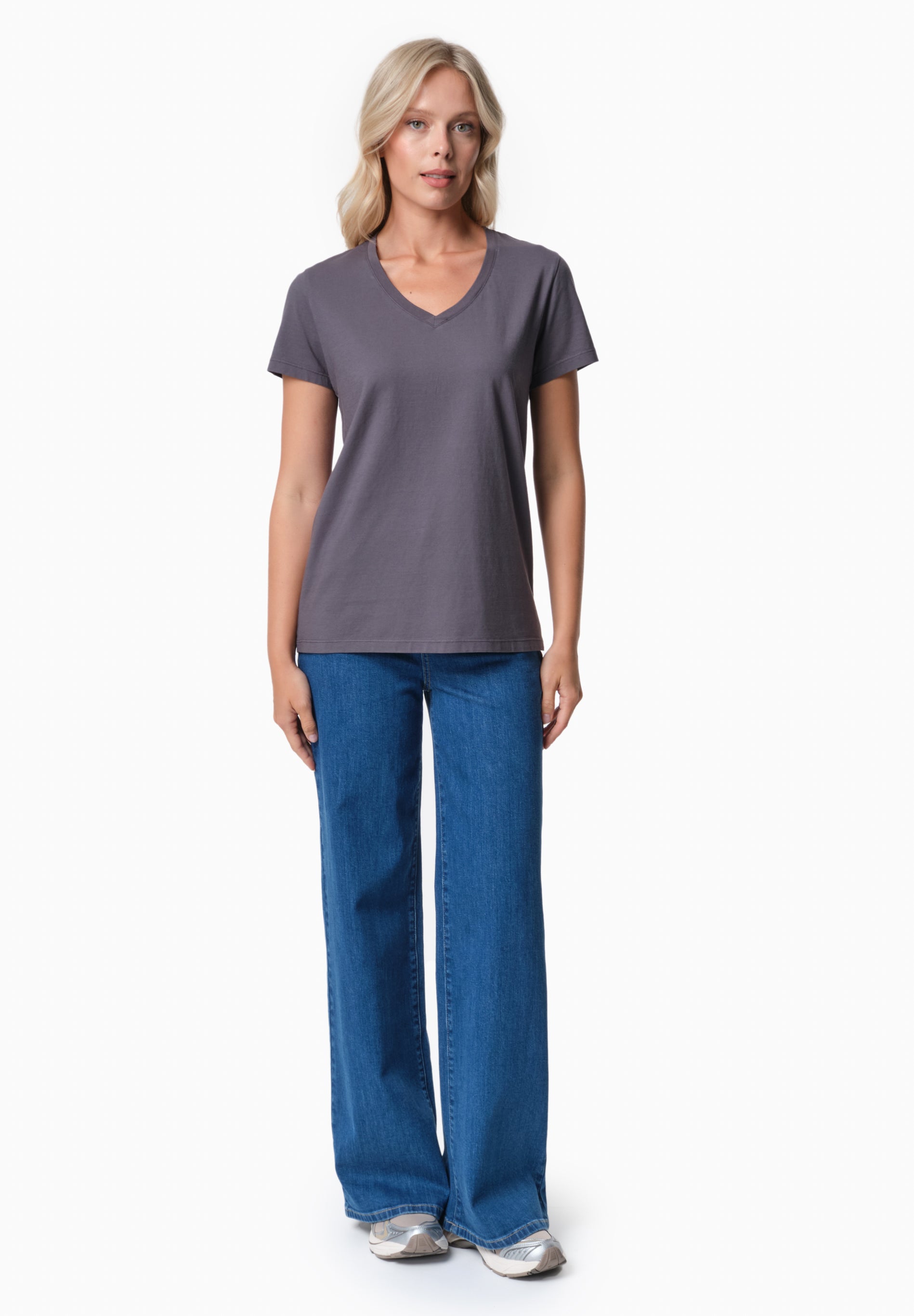 TESSA | Basic T-Shirt aus Bio-Baumwolle mit V-Ausschnitt