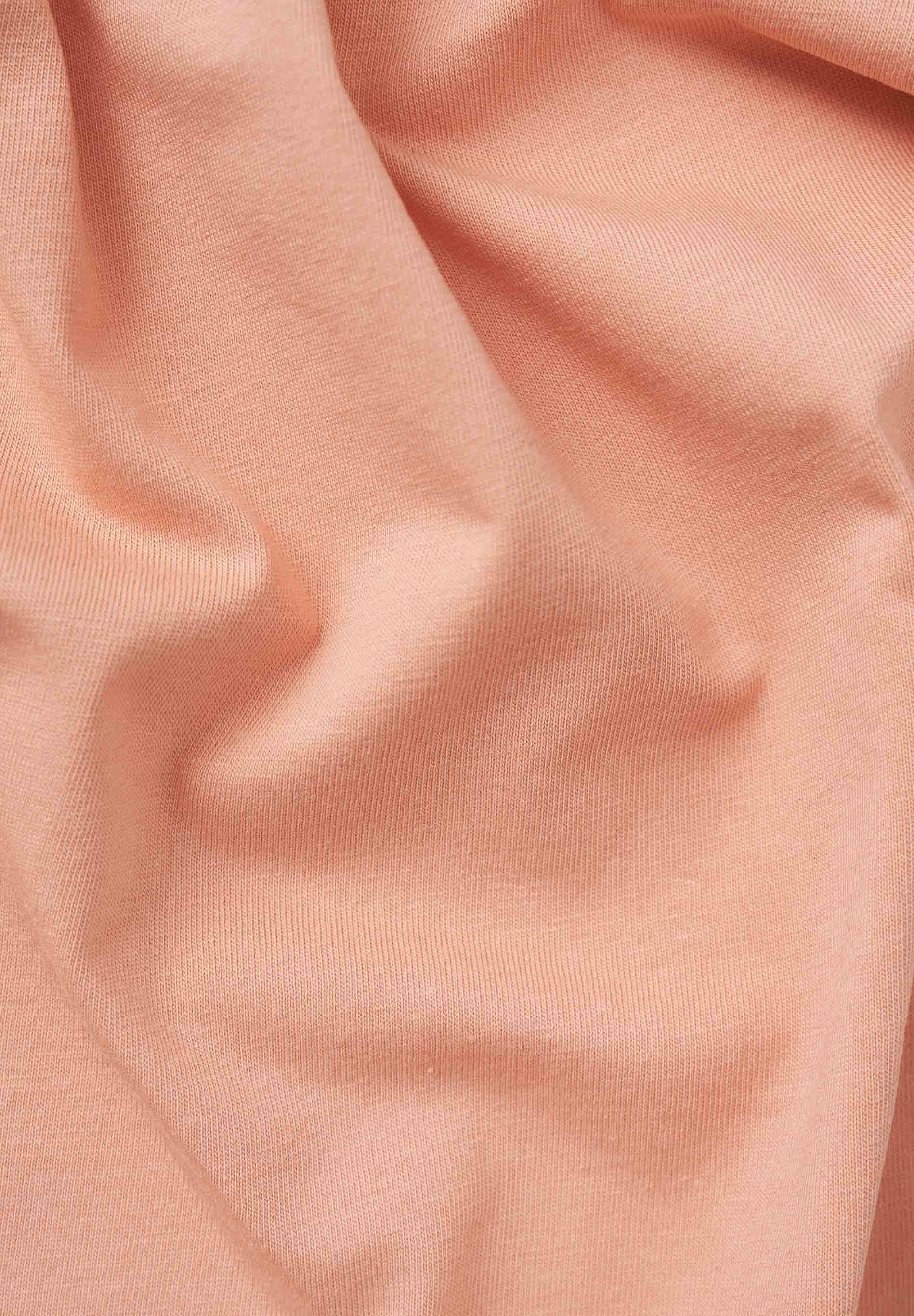 Basic T-Shirt aus Bio-Baumwolle mit V-Ausschnitt