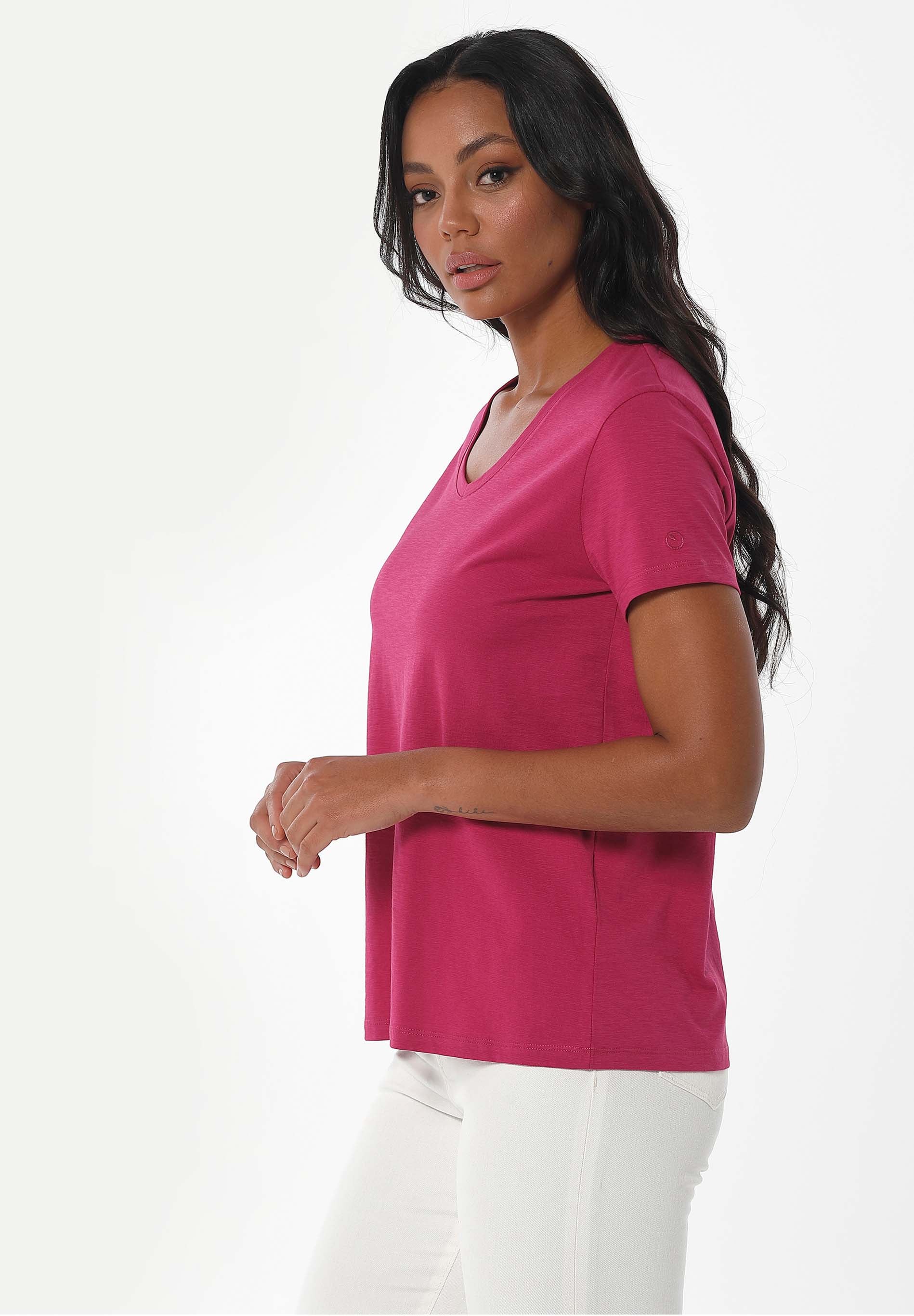 Basic T-Shirt aus Bio-Baumwolle mit V-Ausschnitt