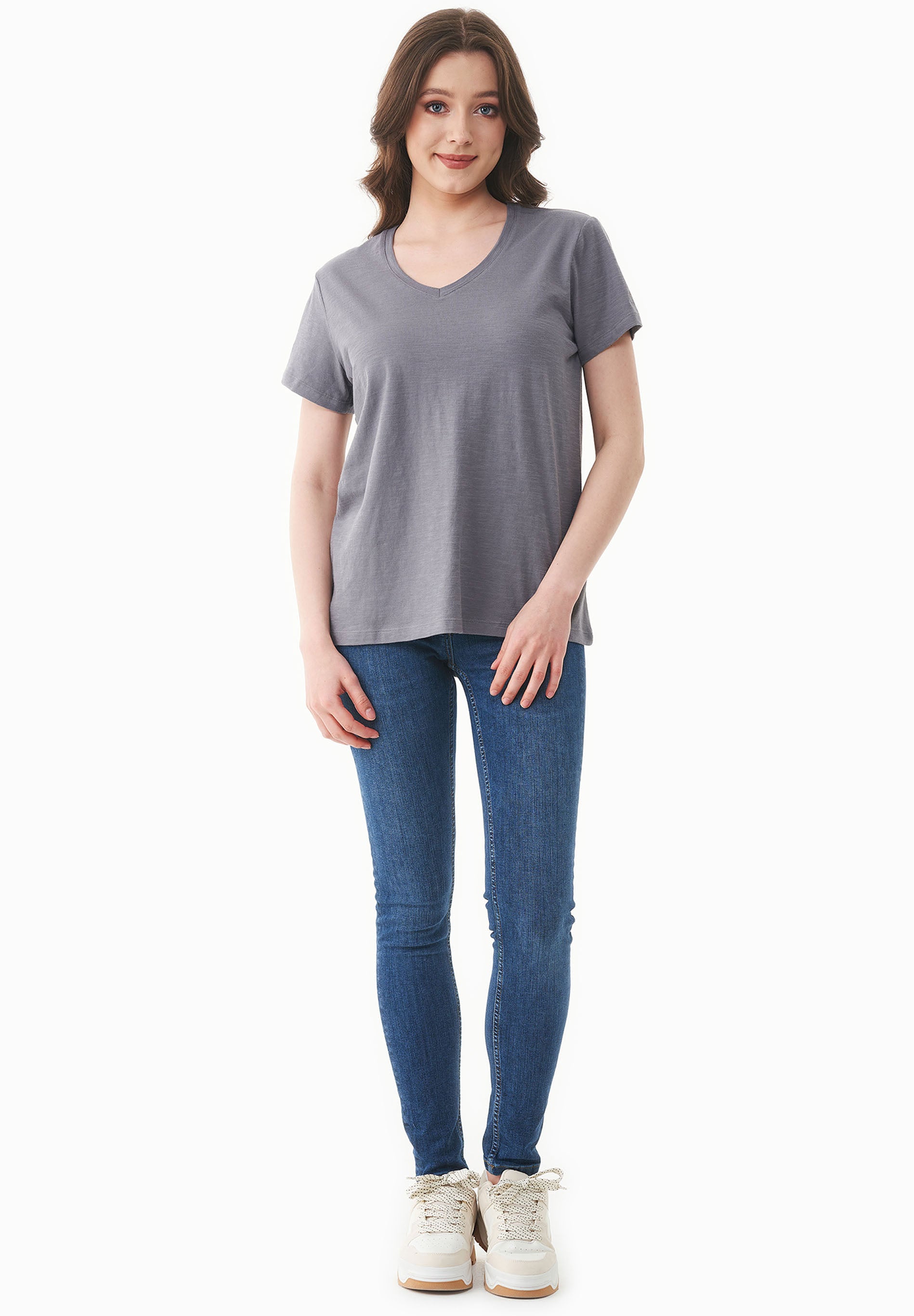 Basic T-Shirt aus Bio-Baumwolle mit V-Ausschnitt