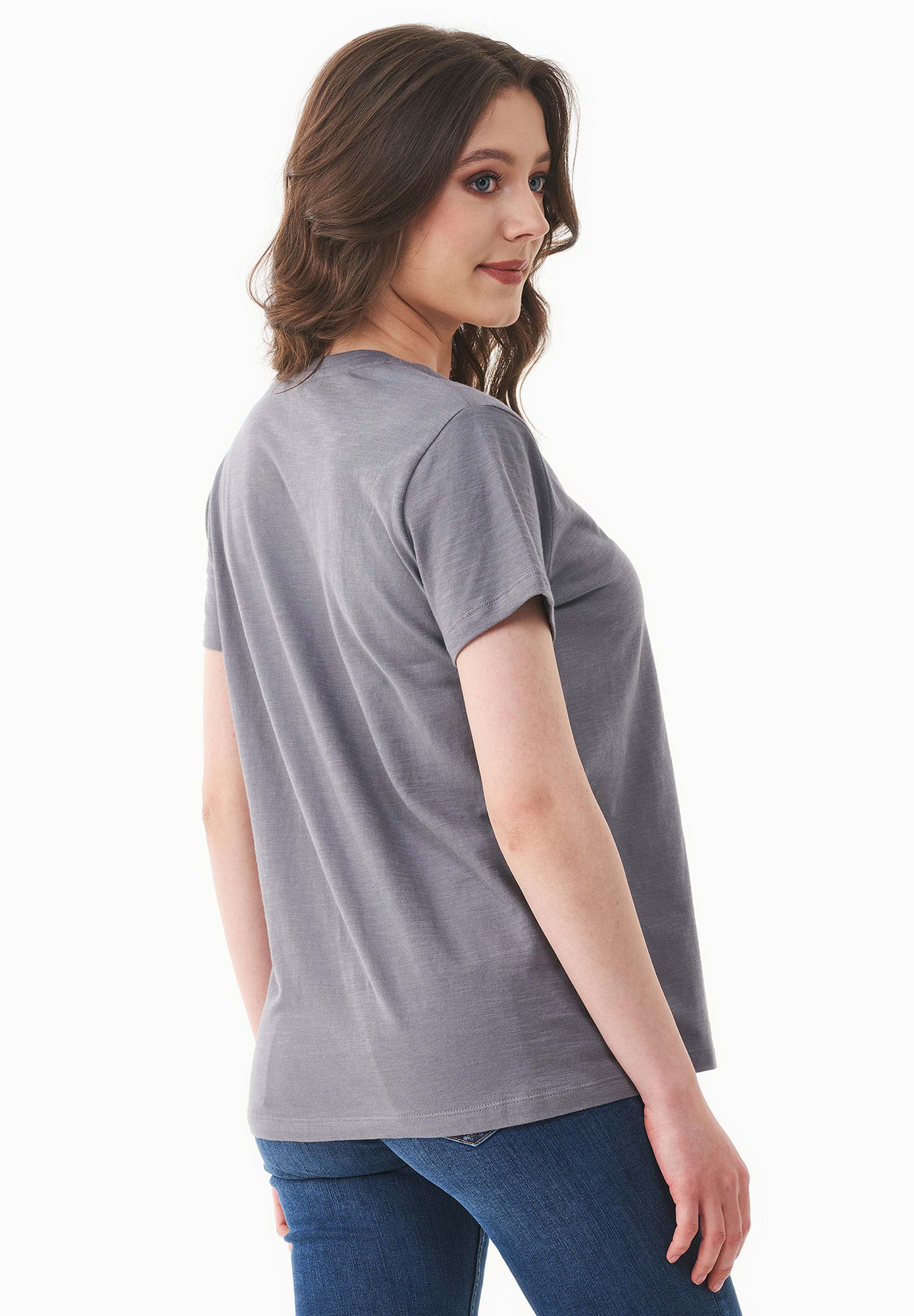 Basic T-Shirt aus Bio-Baumwolle mit V-Ausschnitt