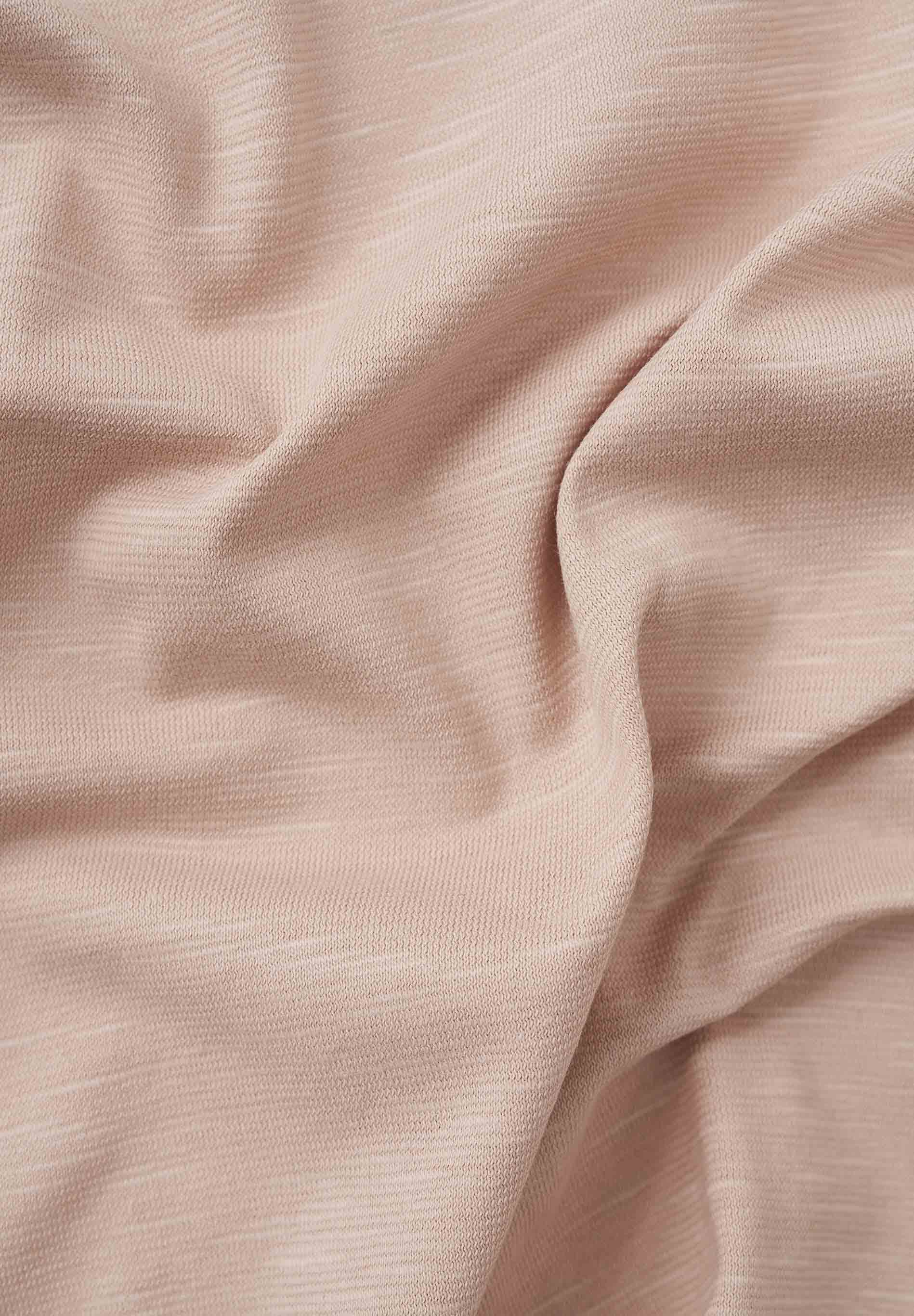 Basic T-Shirt aus Bio-Baumwolle mit V-Ausschnitt