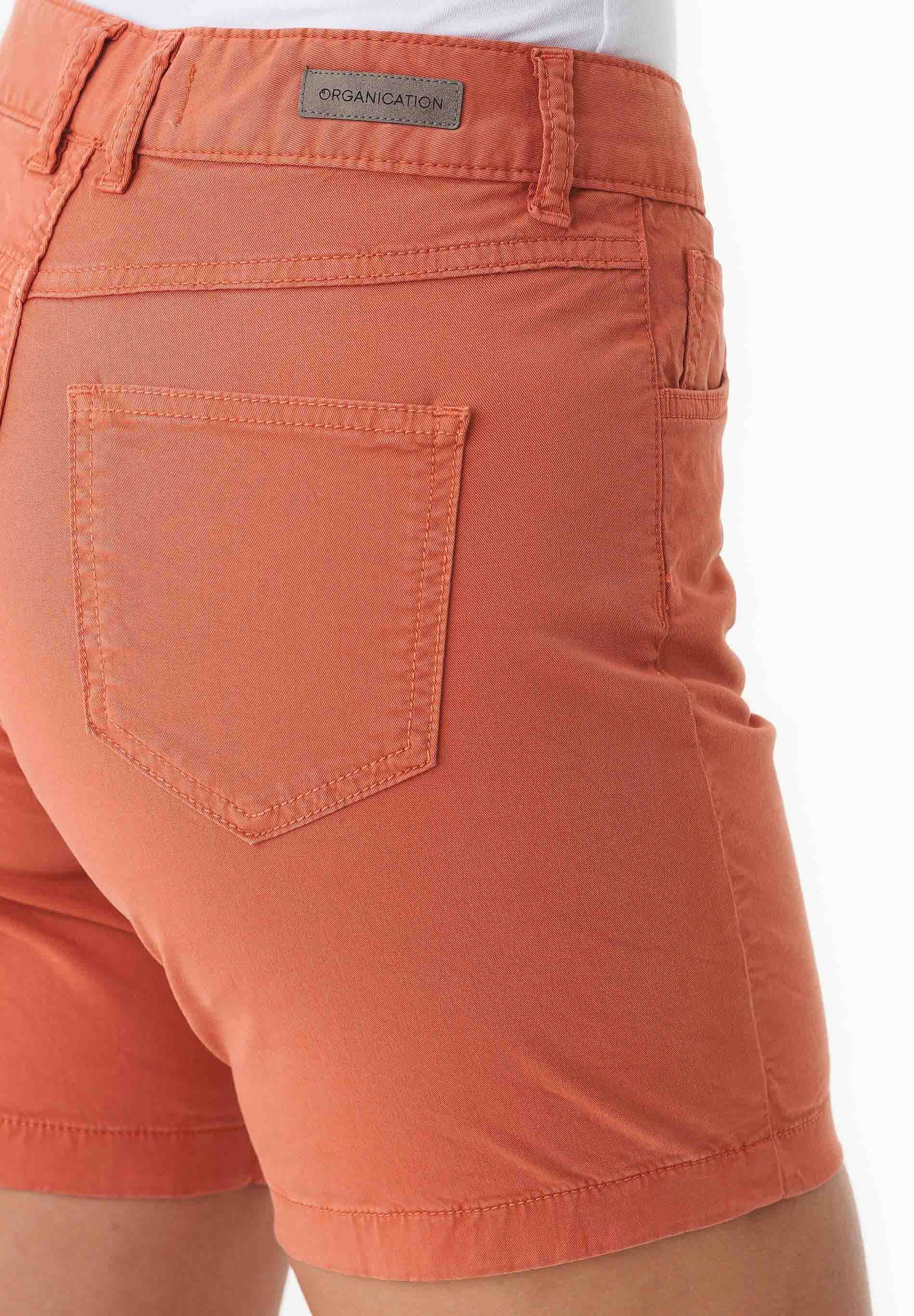 Slim-Fit Shorts aus Bio-Baumwolle