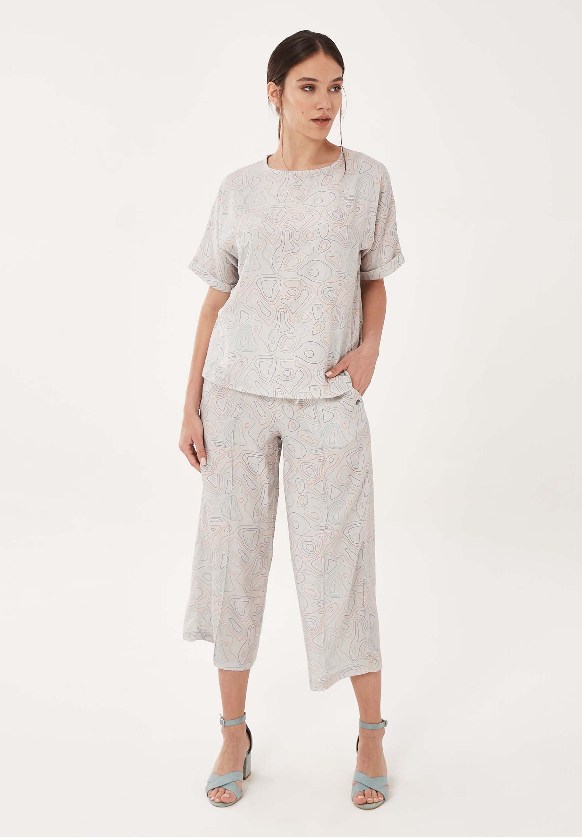Bluse aus TENCEL™ Lyocell mit Allover-Print