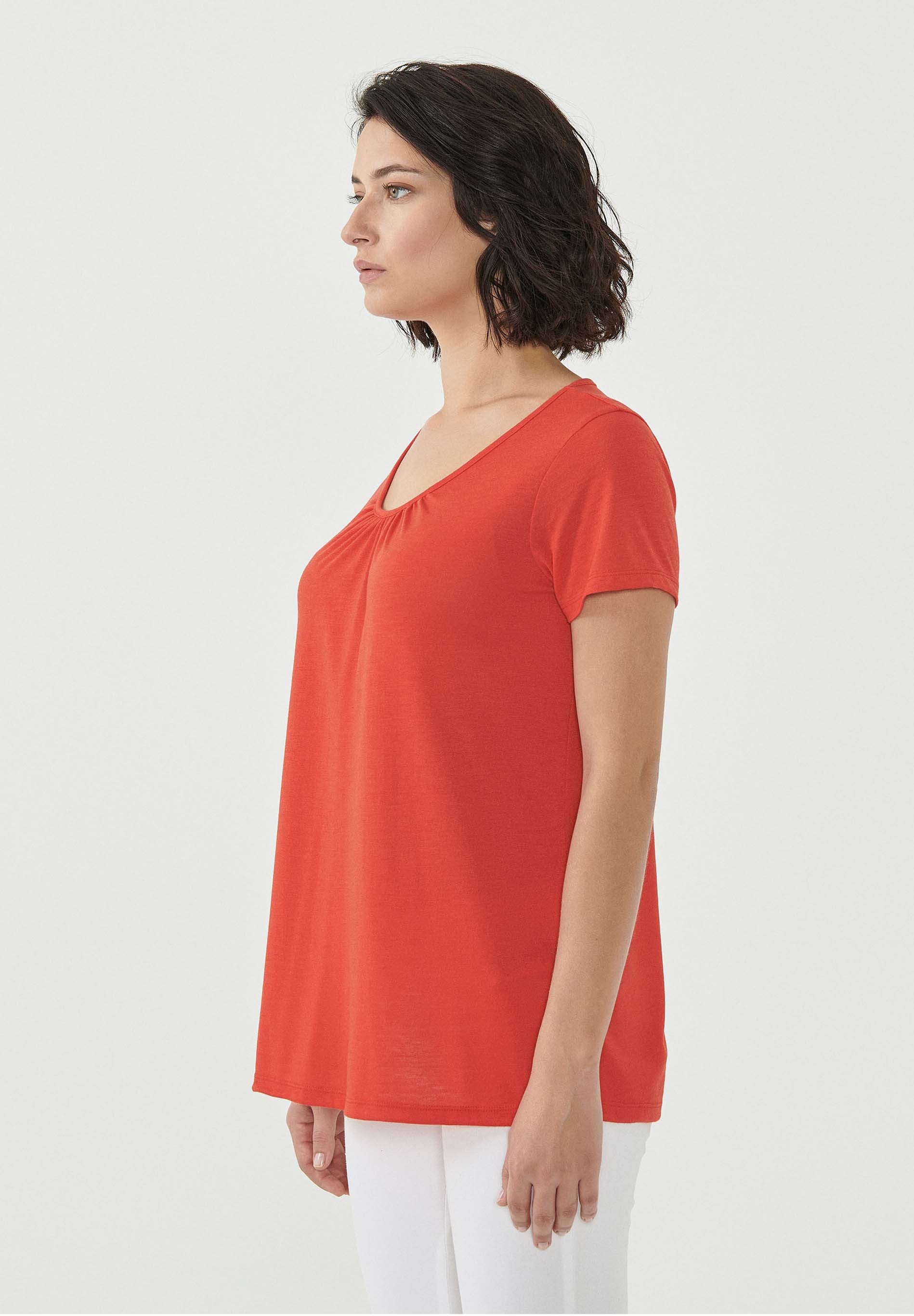 T-Shirt aus REPREVE® und LENZING™ ECOVERO™