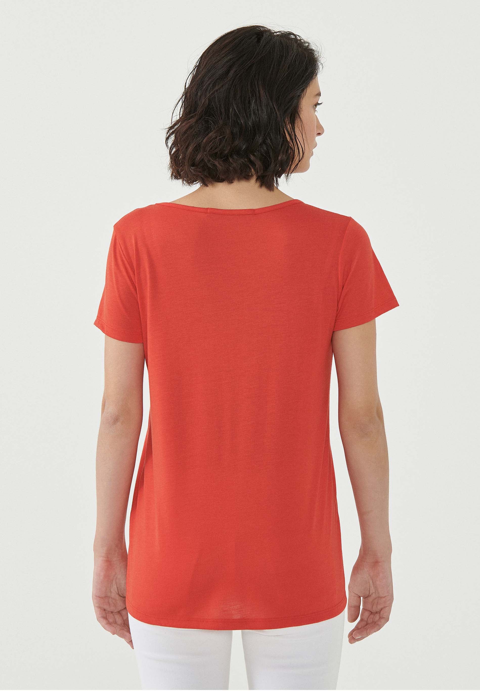 T-Shirt aus REPREVE® und LENZING™ ECOVERO™