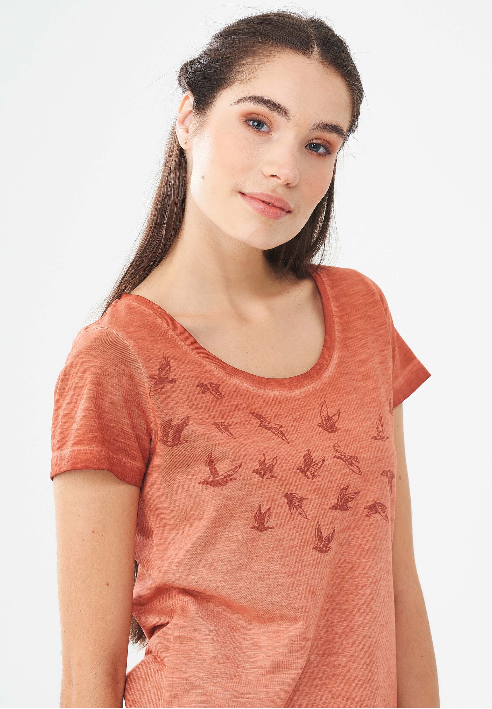 Garment Dyed T-Shirt aus Bio-Baumwolle mit Vögel-Print