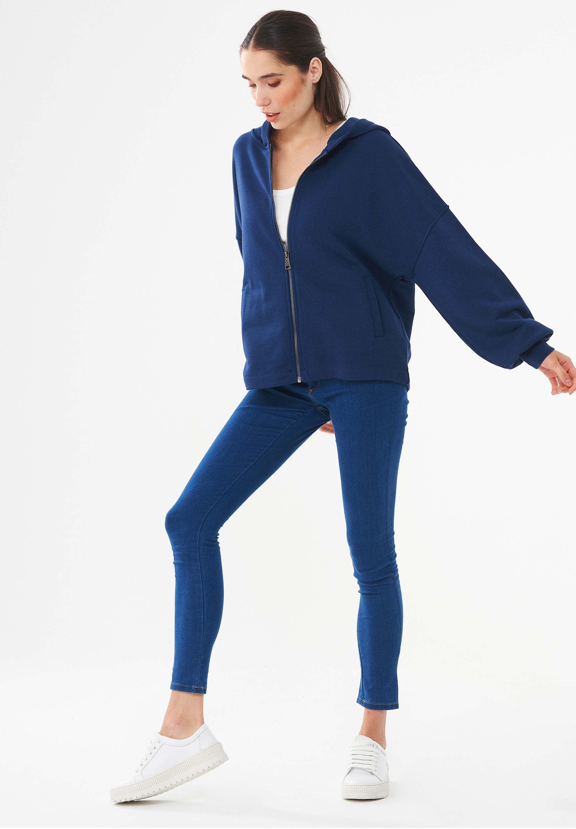Sweatjacke aus Bio-Baumwolle & Modal mit recyceltem Polyester