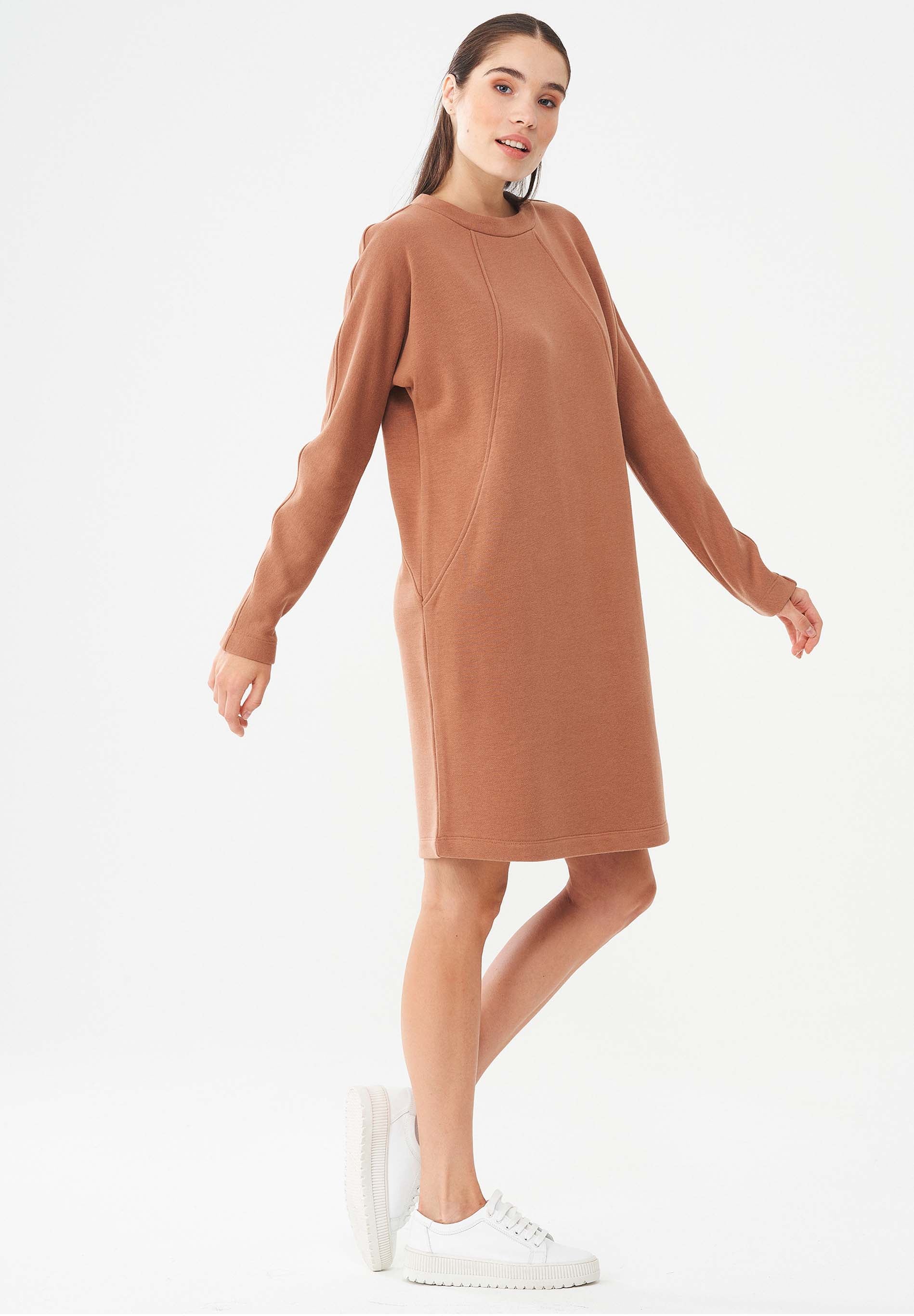Sweatkleid aus Bio-Baumwolle & Modal mit recyceltem Polyester