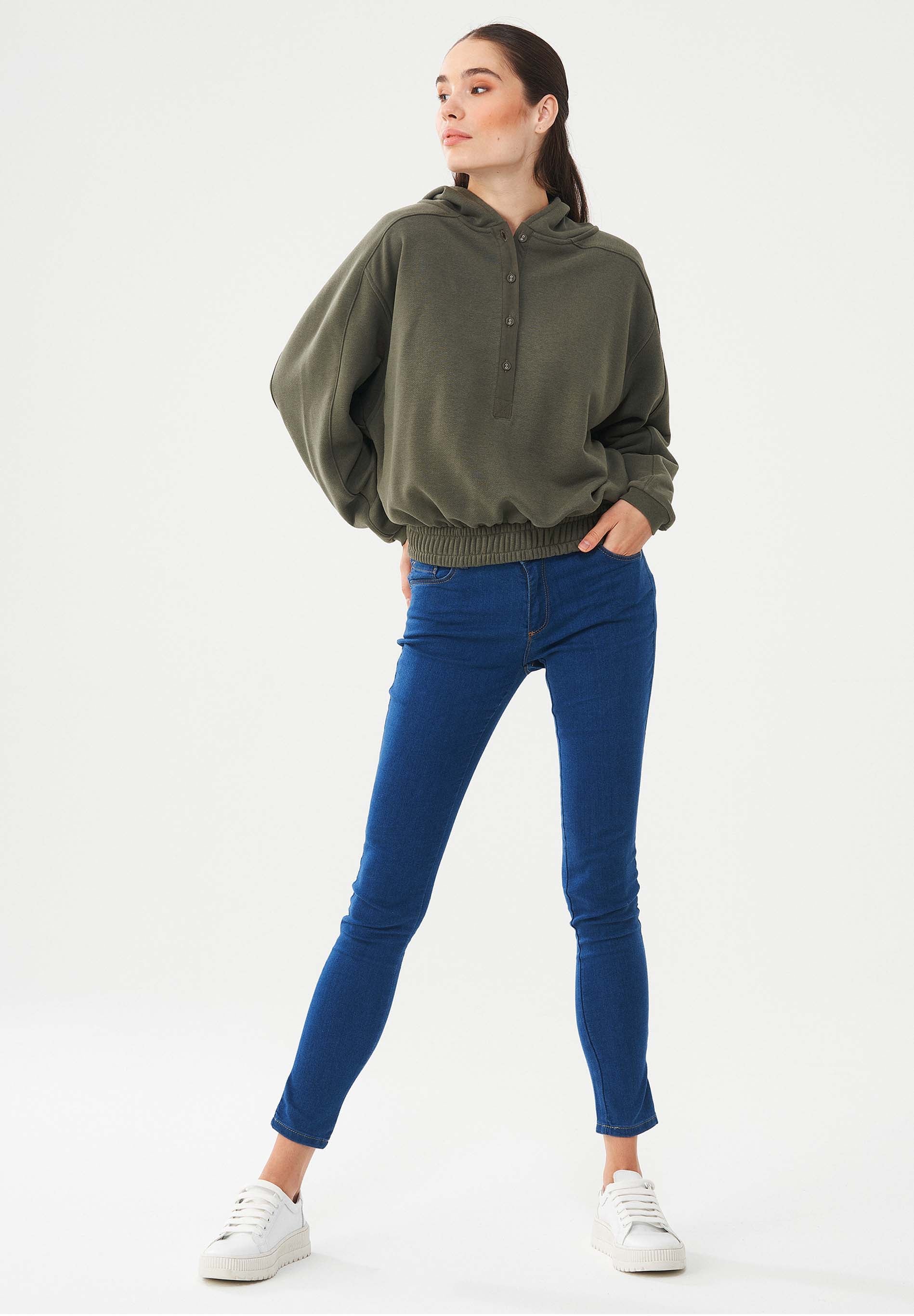 Kapuzenpullover aus Bio-Baumwolle & Modal mit recyceltem Polyester