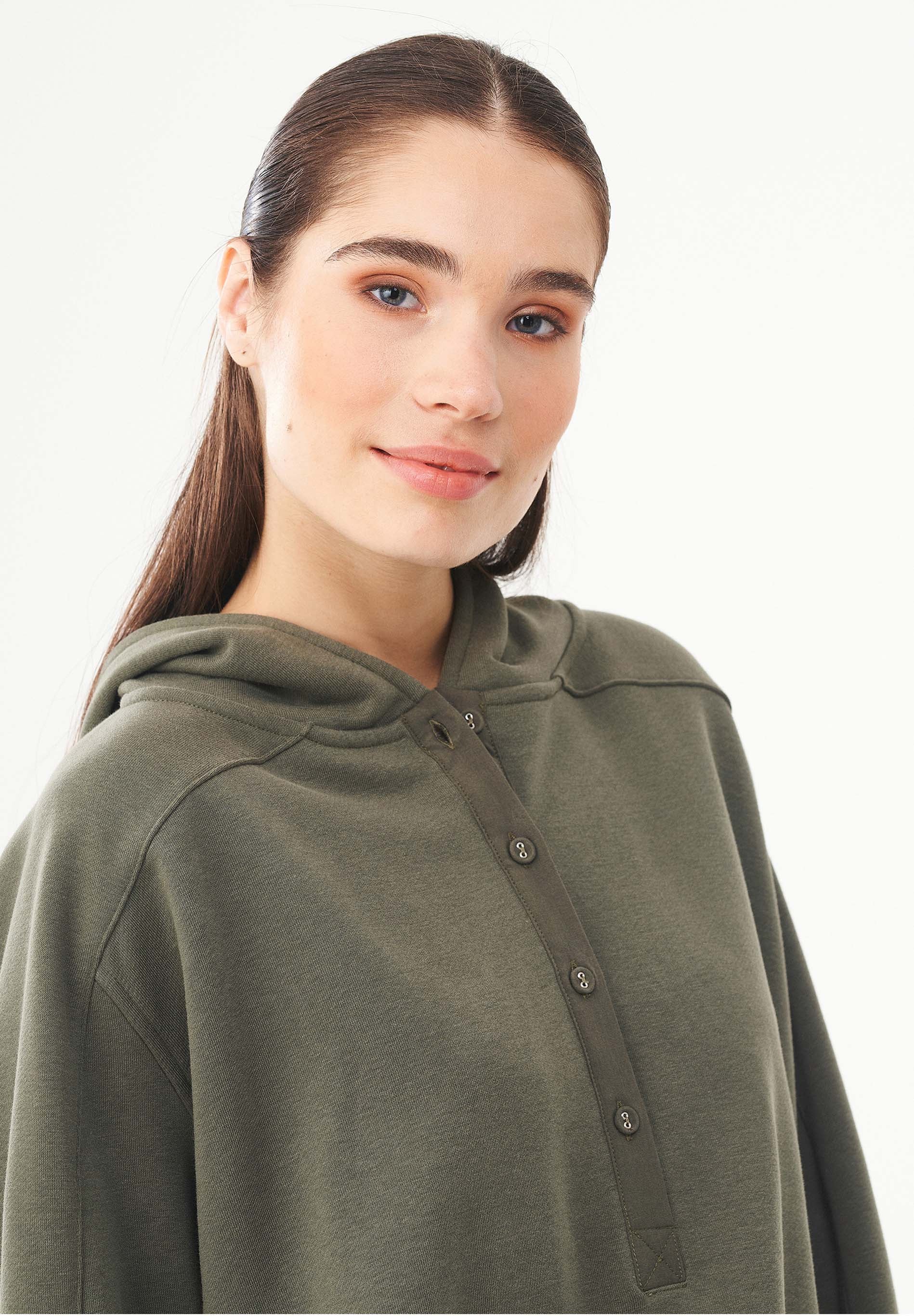 Kapuzenpullover aus Bio-Baumwolle & Modal mit recyceltem Polyester