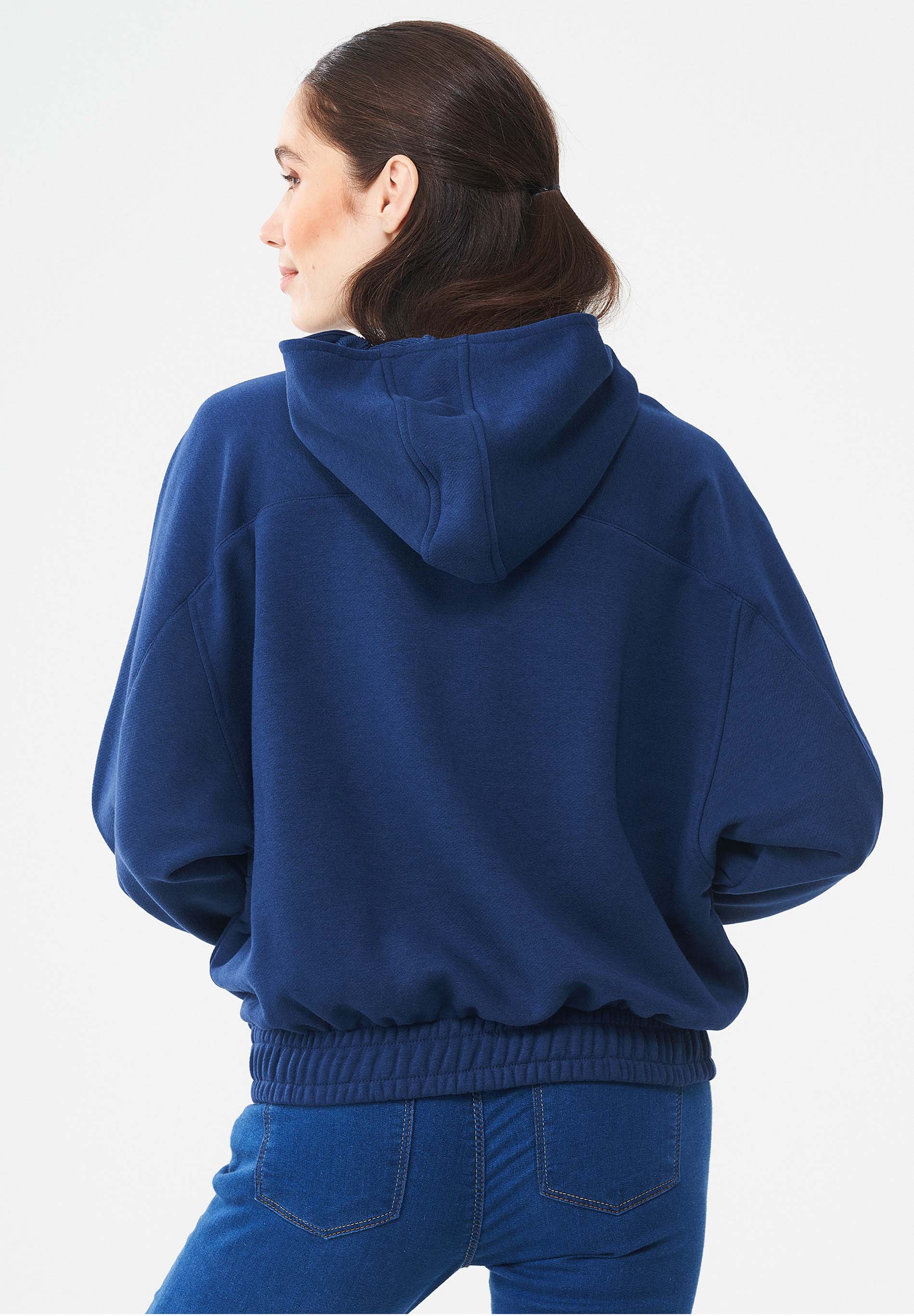 Kapuzenpullover aus Bio-Baumwolle & Modal mit recyceltem Polyester