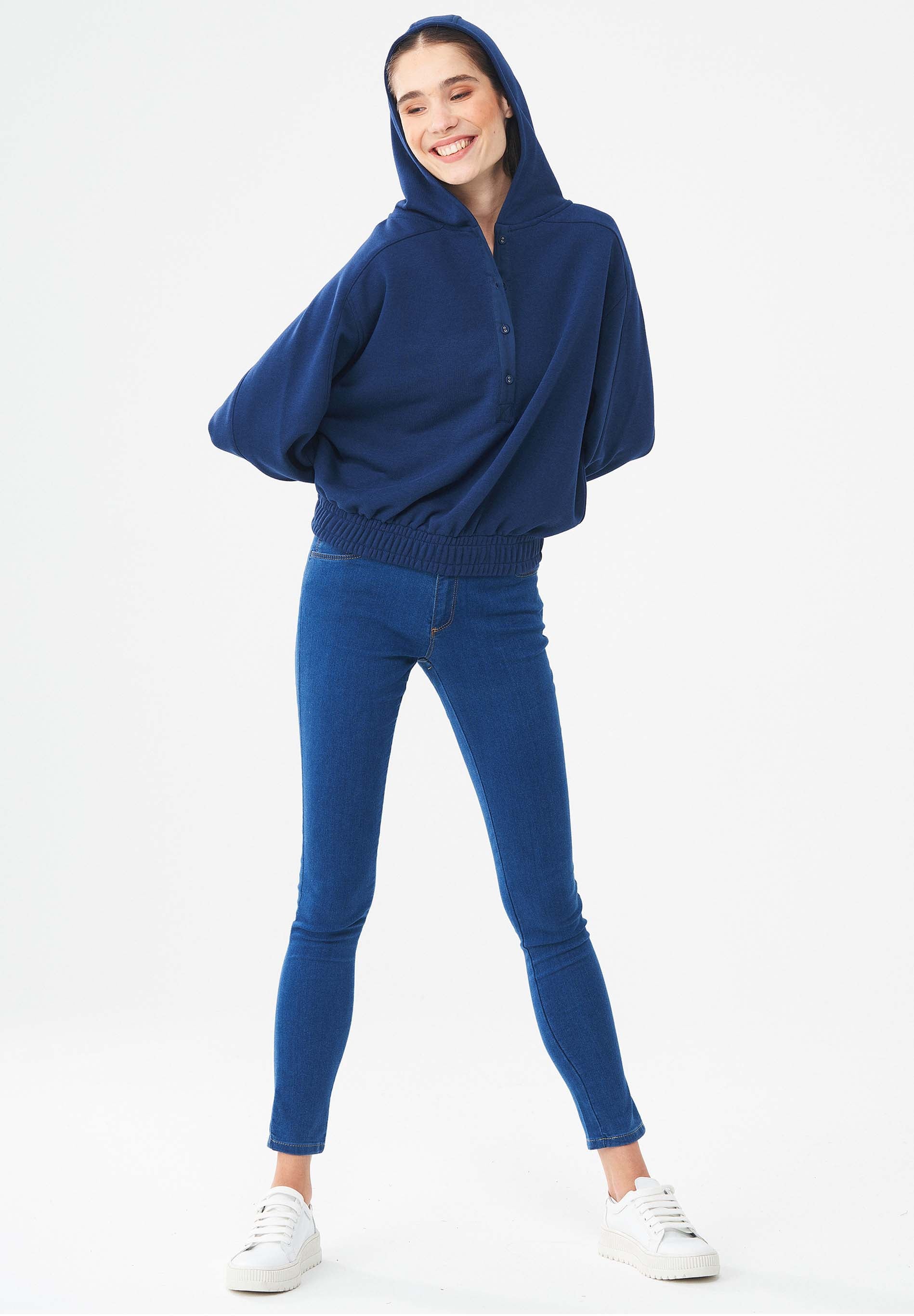 Kapuzenpullover aus Bio-Baumwolle & Modal mit recyceltem Polyester
