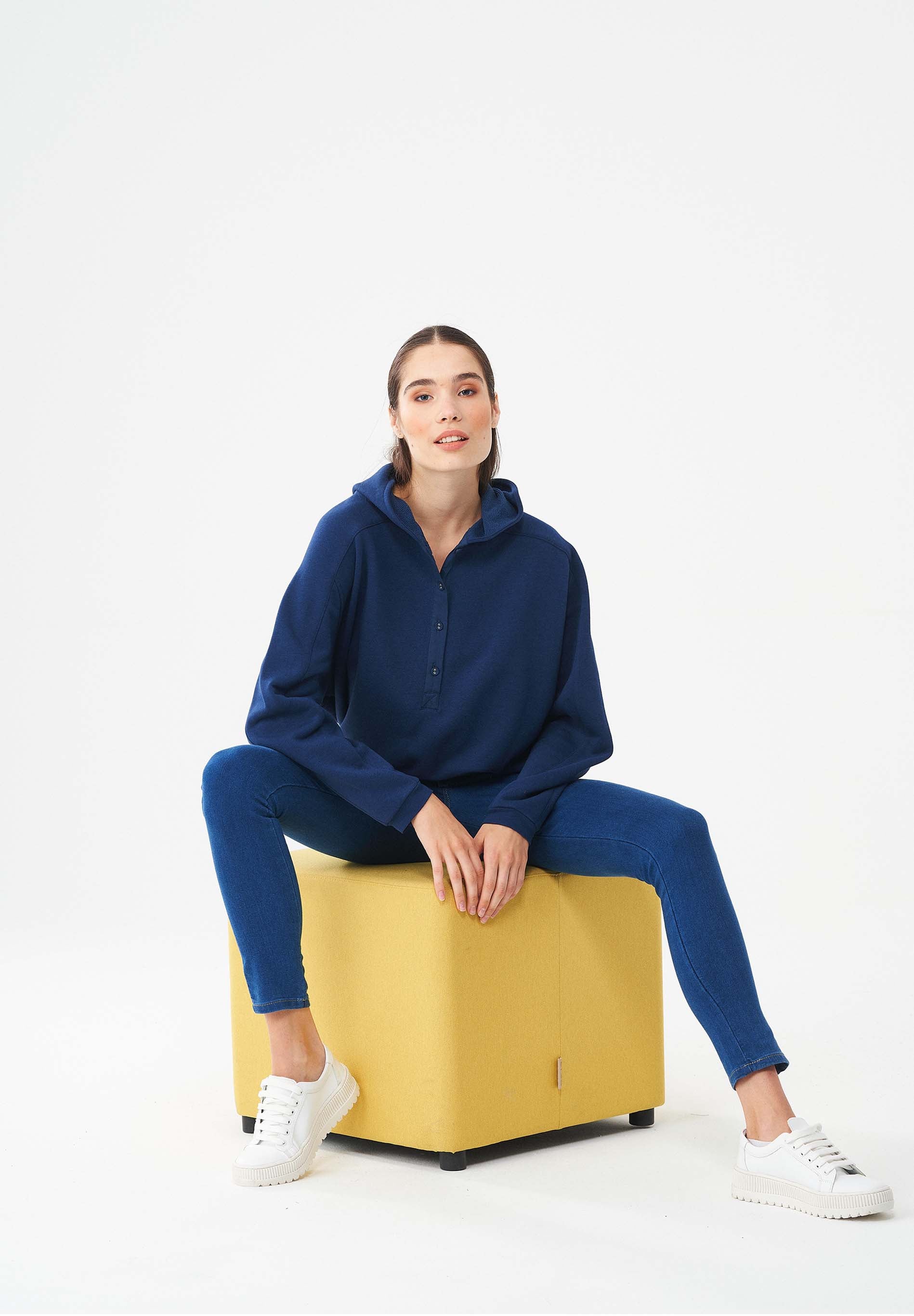 Kapuzenpullover aus Bio-Baumwolle & Modal mit recyceltem Polyester