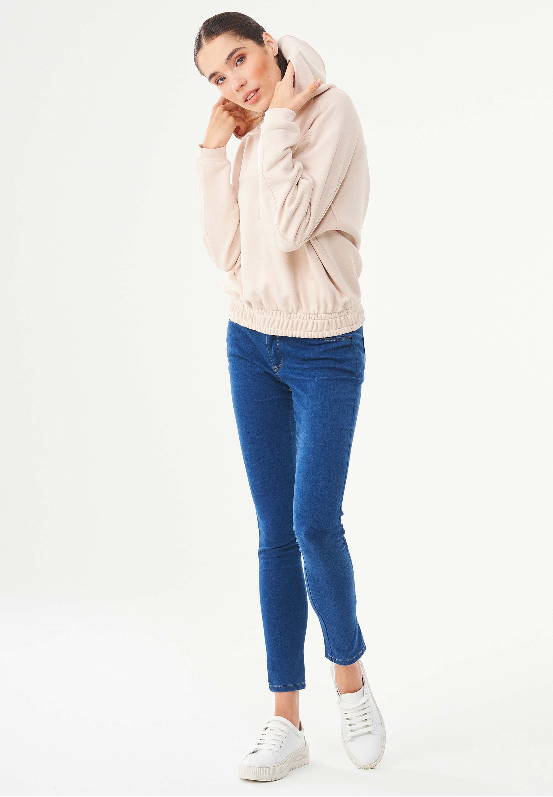 Kapuzenpullover aus Bio-Baumwolle & Modal mit recyceltem Polyester