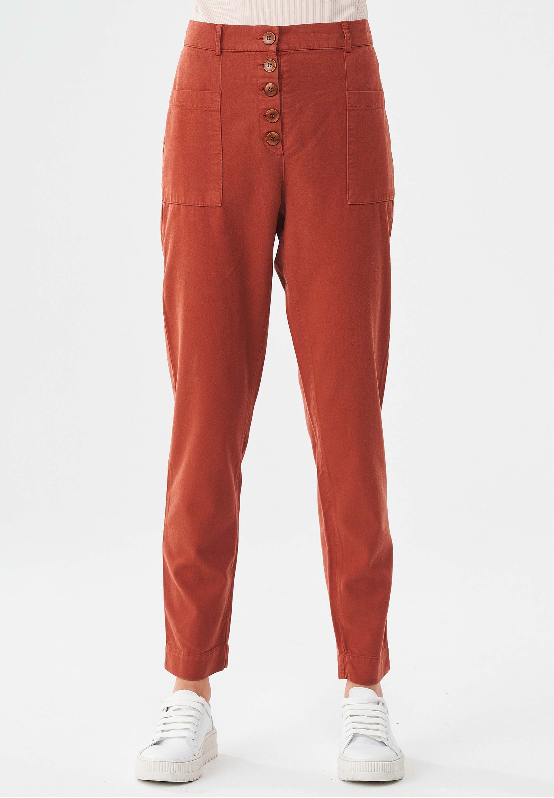 Garment Dyed Hose aus TENCEL™ Lyocell-Mix