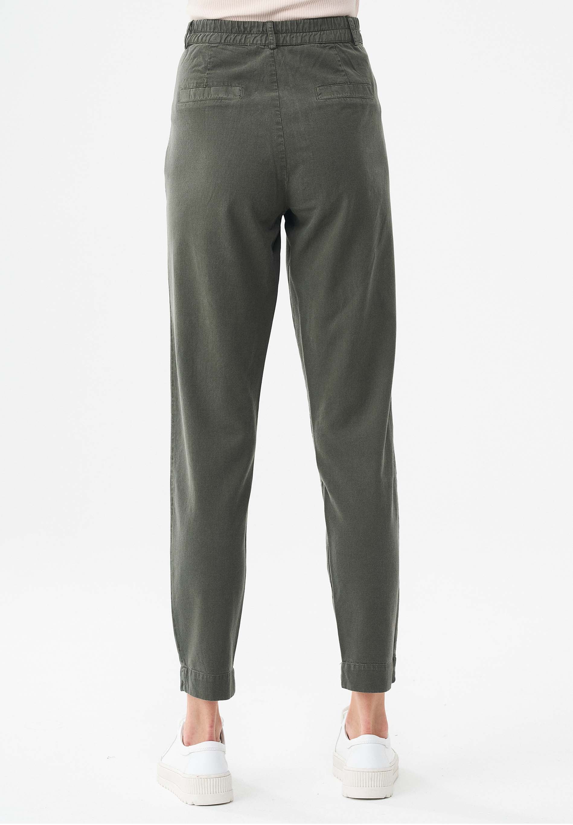 Garment Dyed Hose aus TENCEL™ Lyocell-Mix