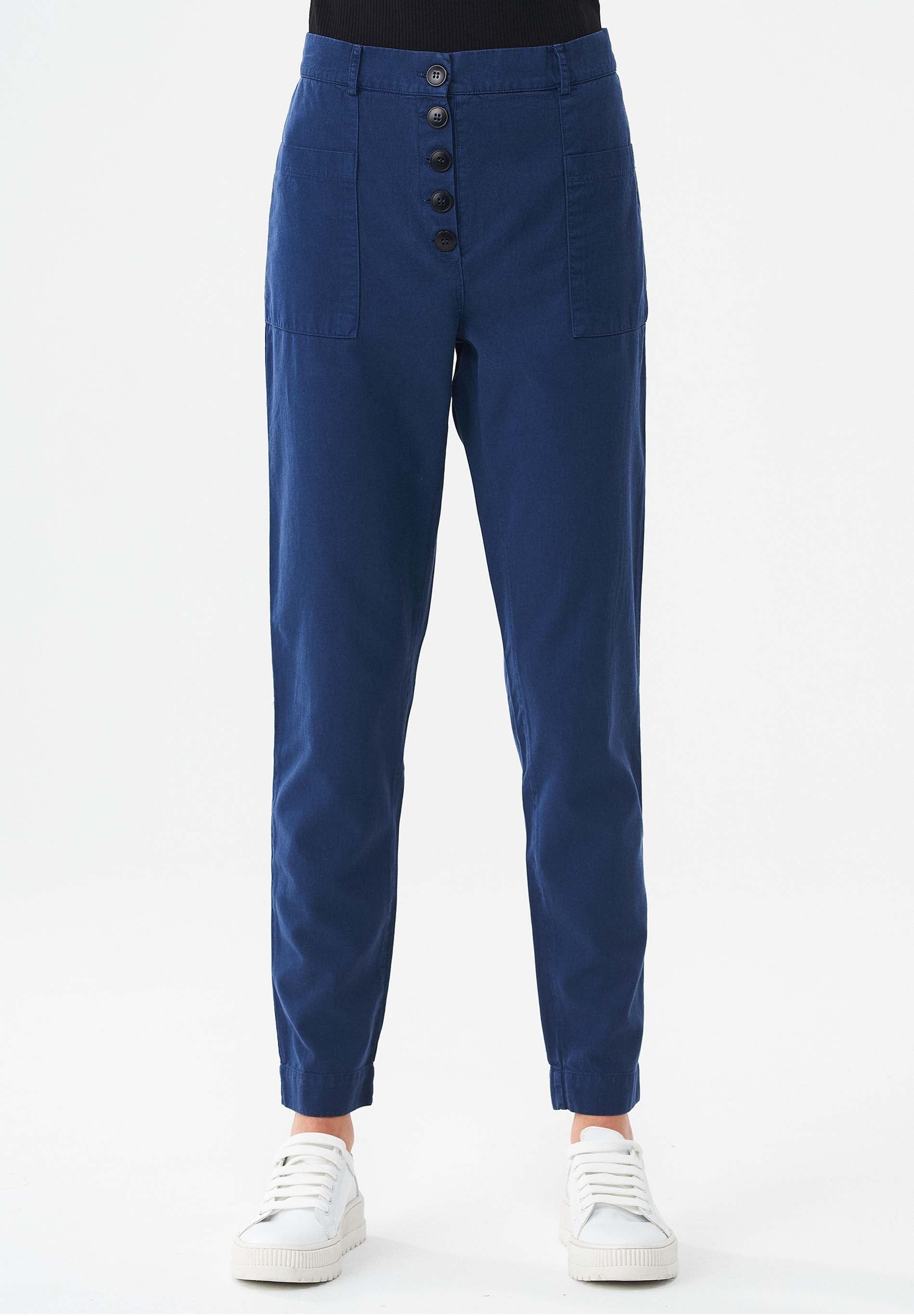 Garment Dyed Hose aus TENCEL™ Lyocell-Mix