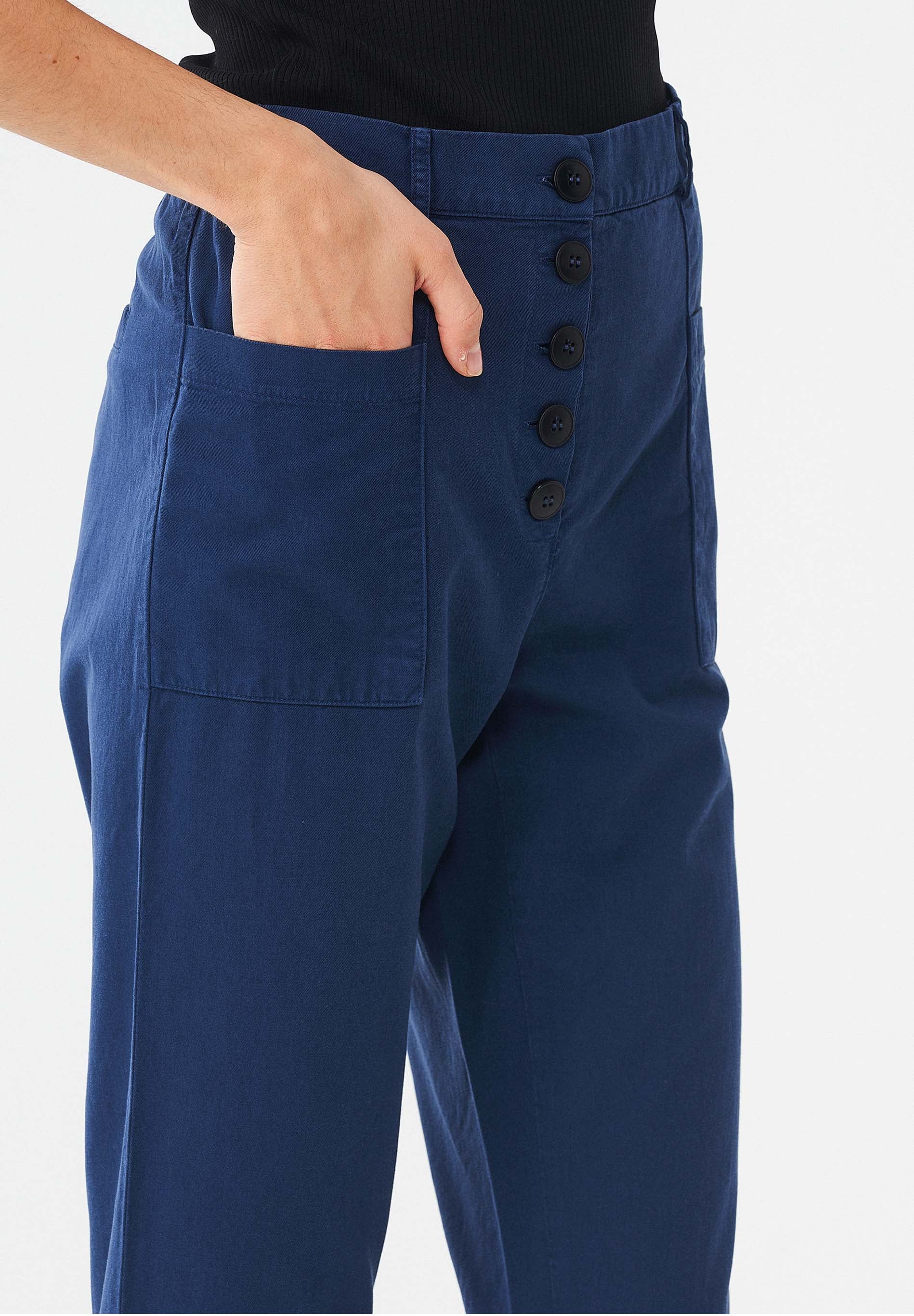 Garment Dyed Hose aus TENCEL™ Lyocell-Mix