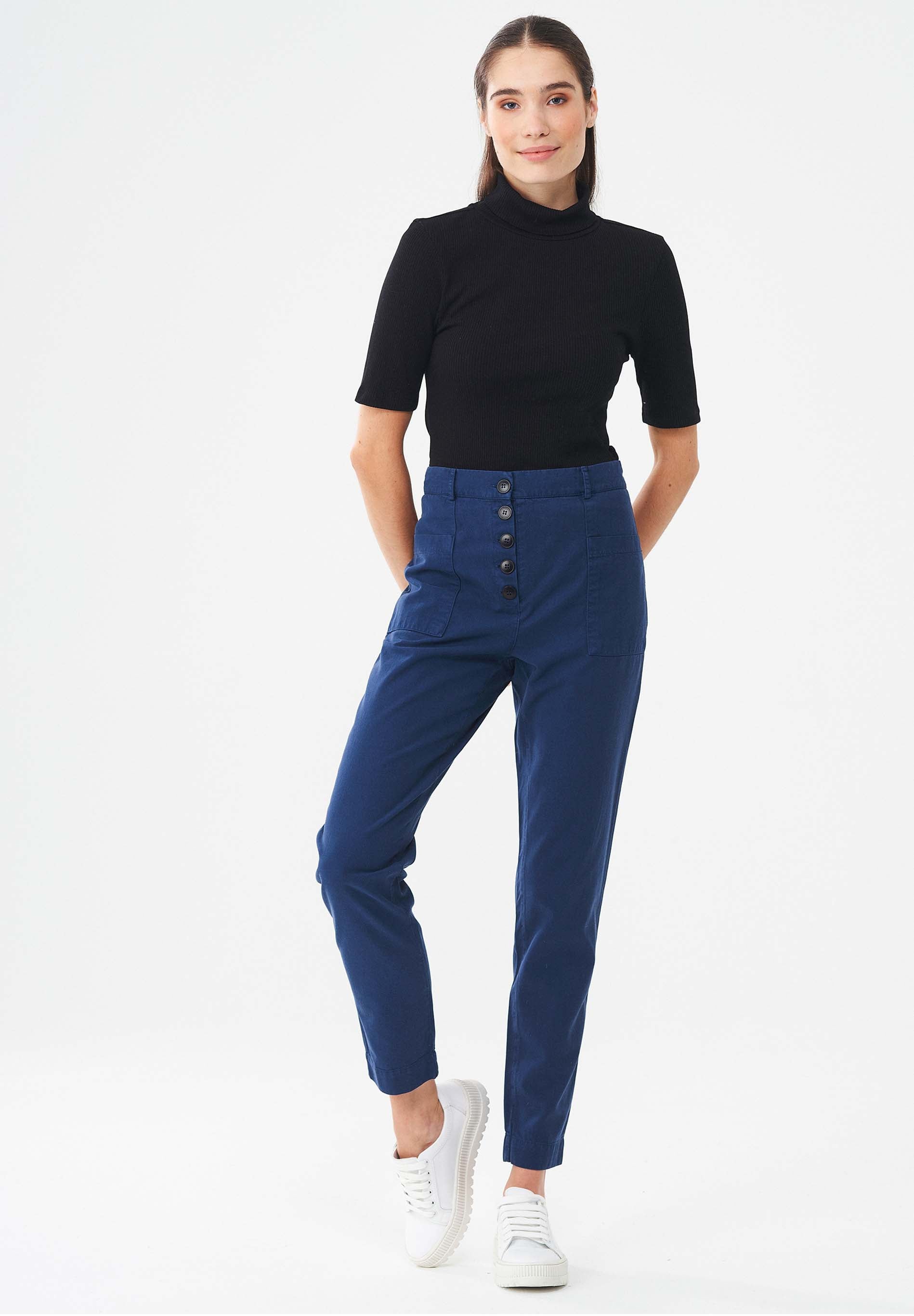 Garment Dyed Hose aus TENCEL™ Lyocell-Mix