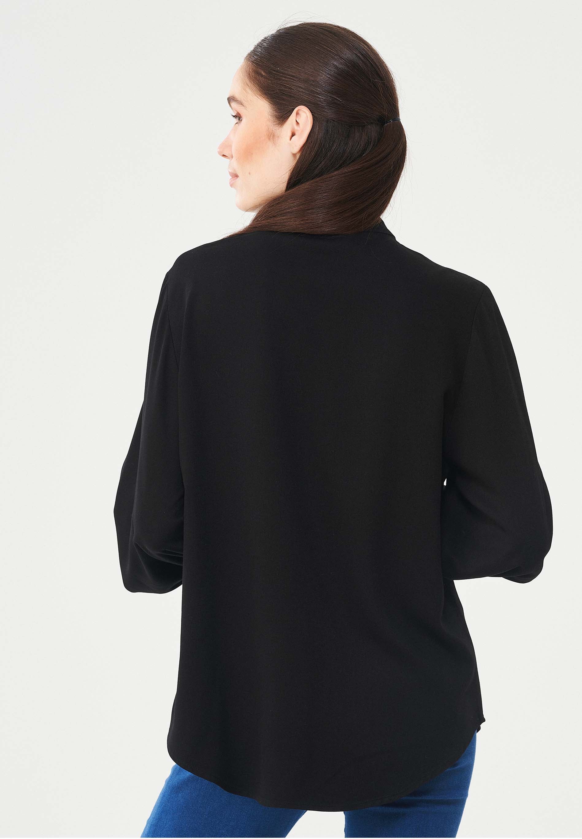 Bluse aus LENZING™ ECOVERO™ Viskose