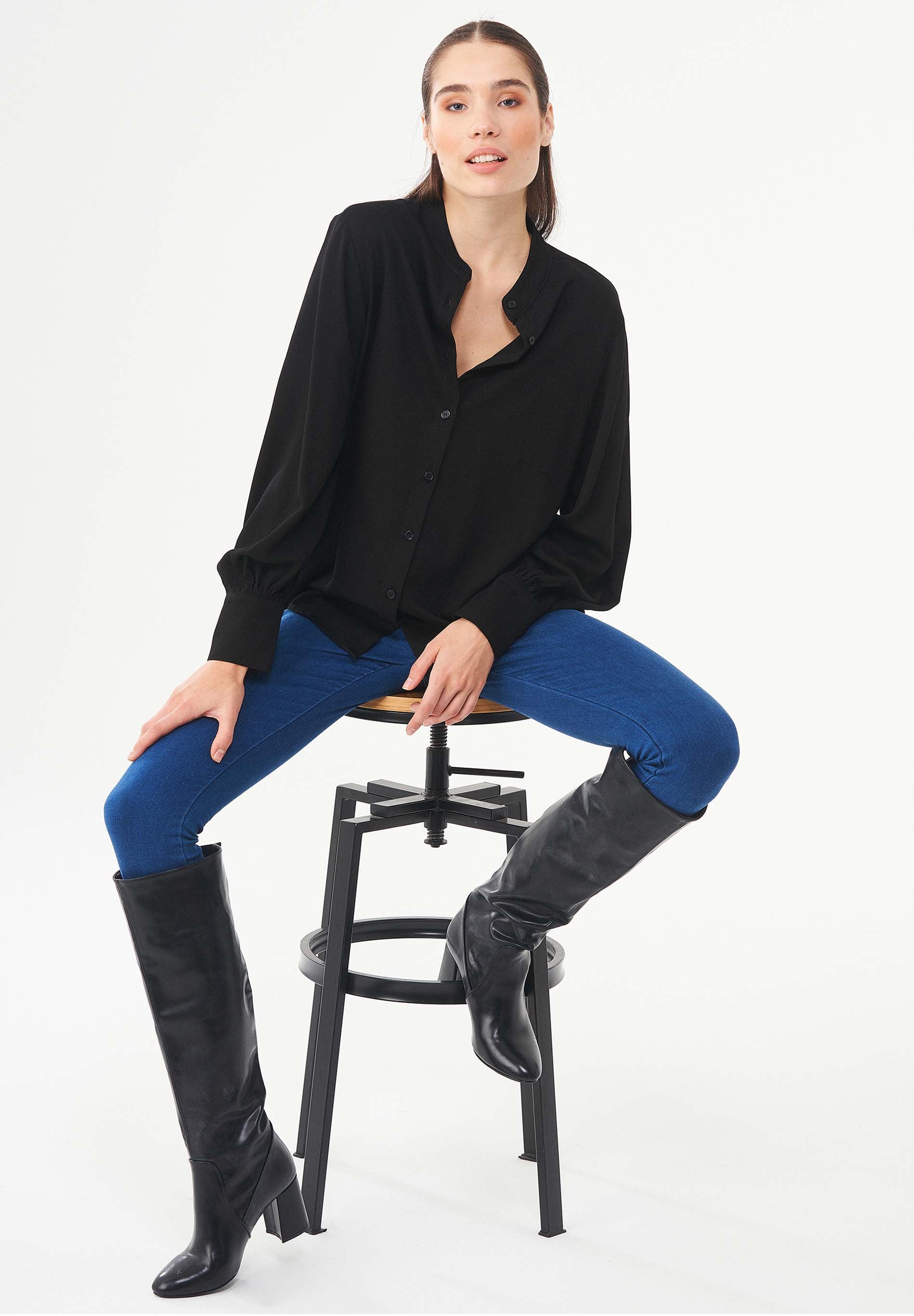 Bluse aus LENZING™ ECOVERO™ Viskose
