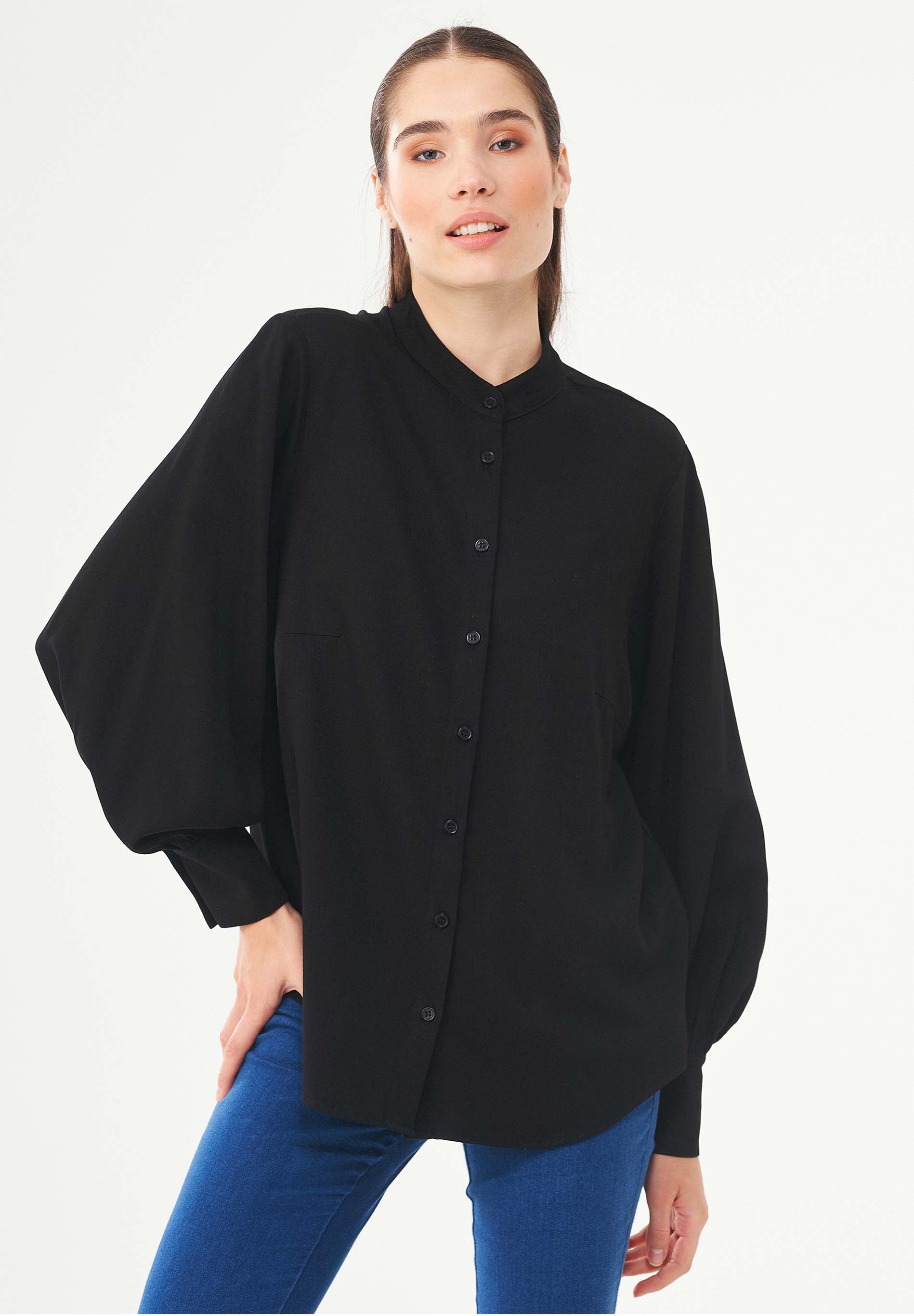 Bluse aus LENZING™ ECOVERO™ Viskose