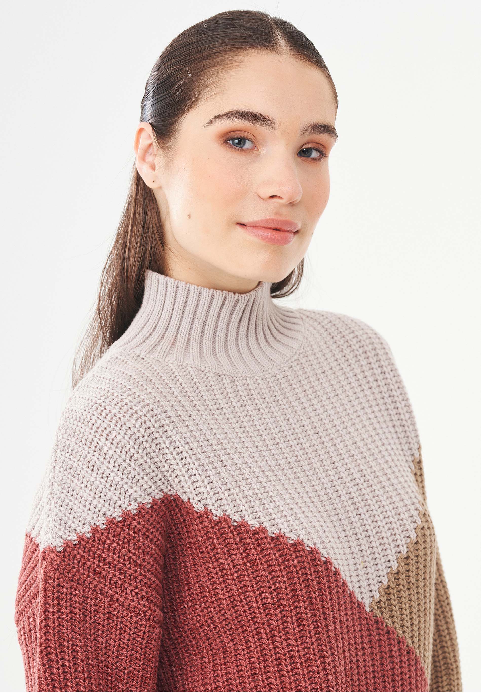 Stehkragenpullover aus Bio-Merinowolle und Bio-Baumwolle