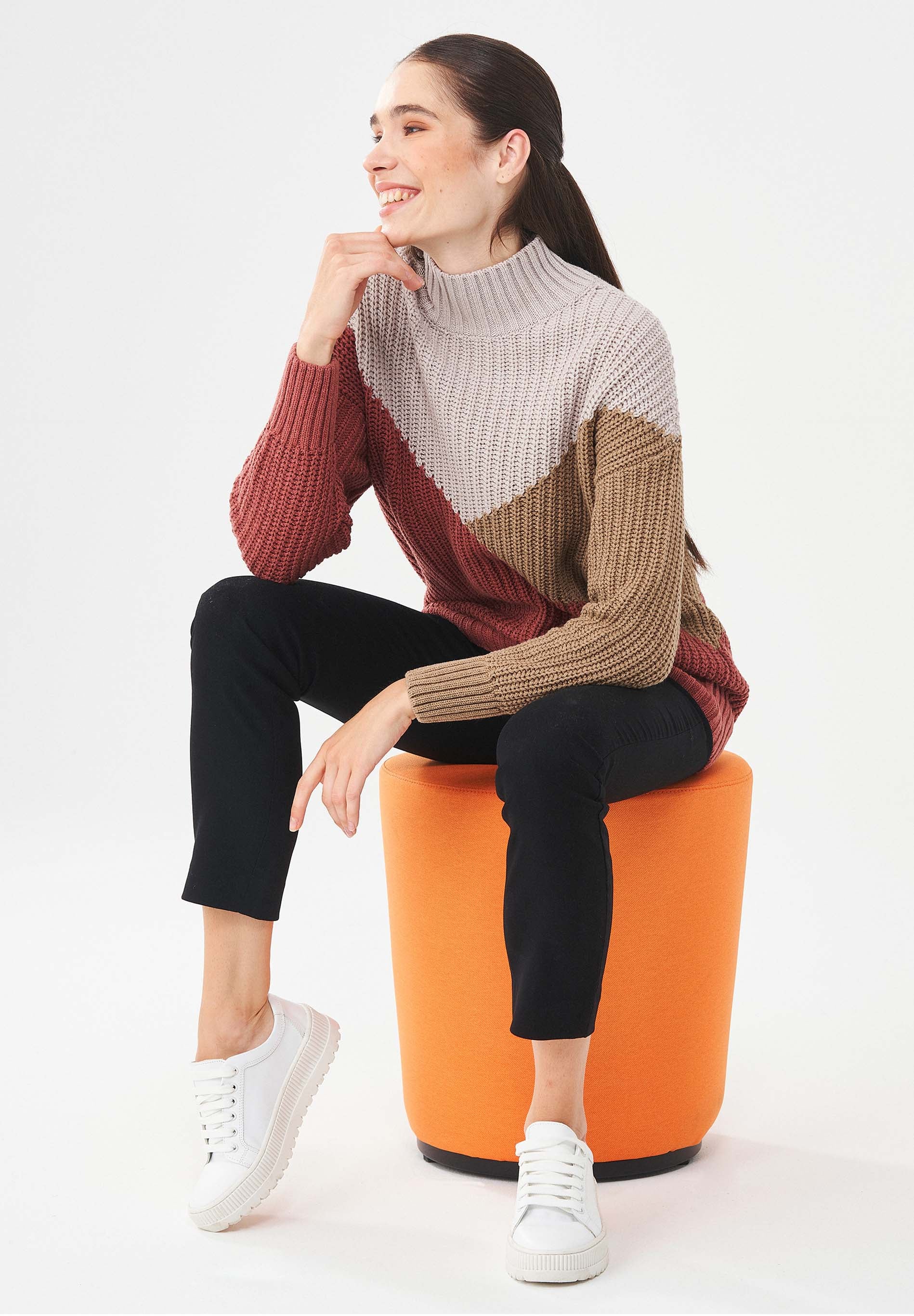 Stehkragenpullover aus Bio-Merinowolle und Bio-Baumwolle
