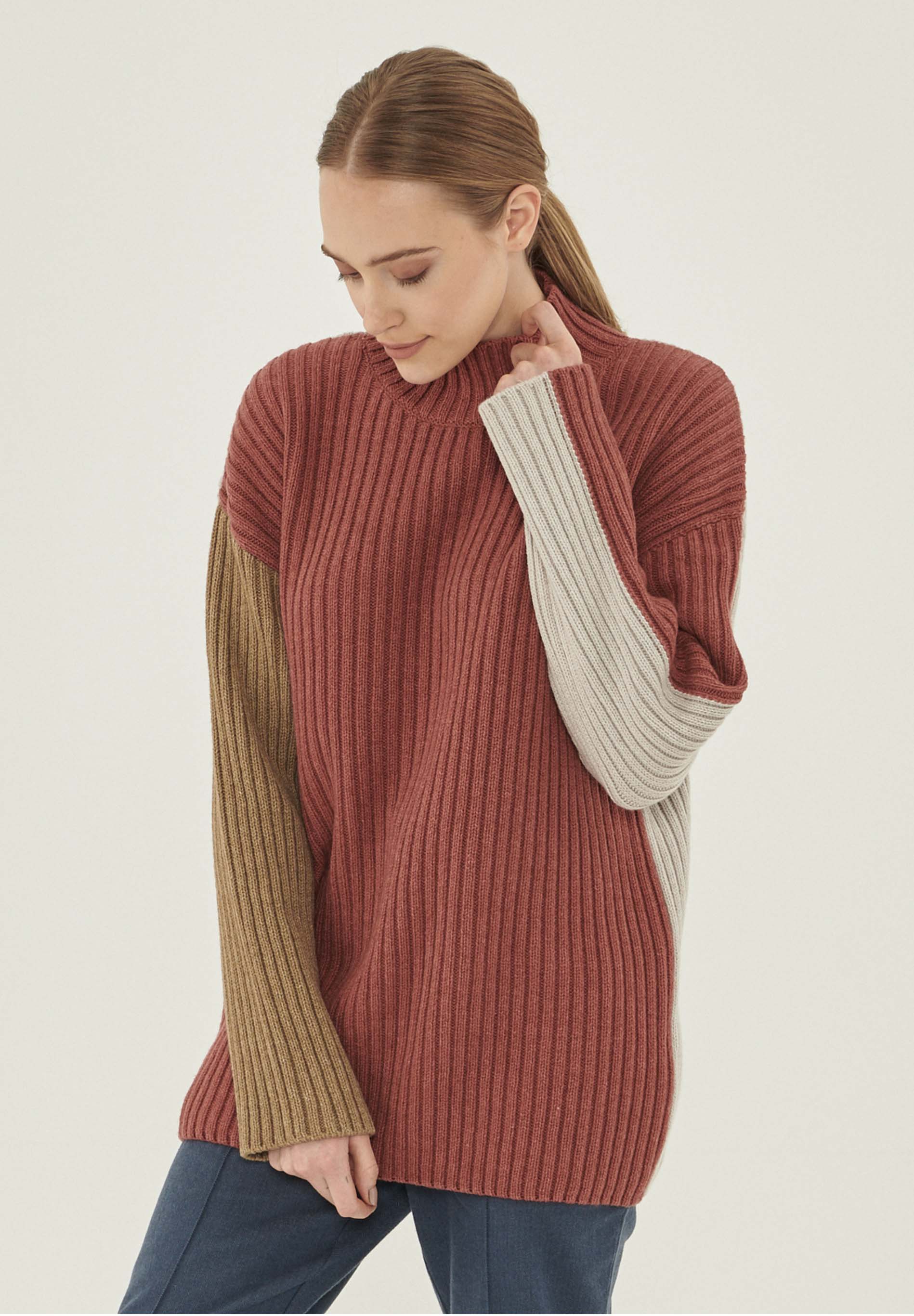 Stehkragenpullover aus Bio-Merinowolle und Bio-Baumwolle